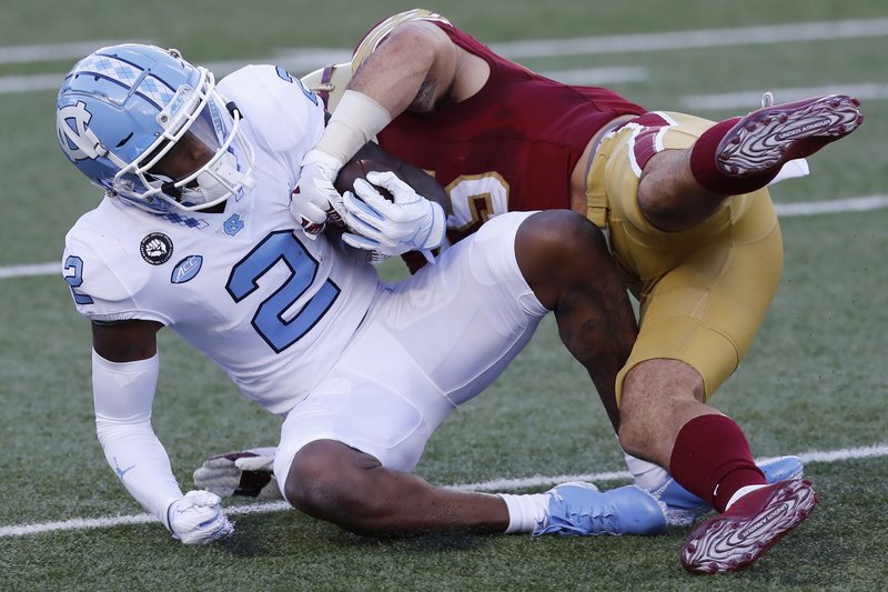 No. 12 North Carolina holds on to beat Boston College 26-22