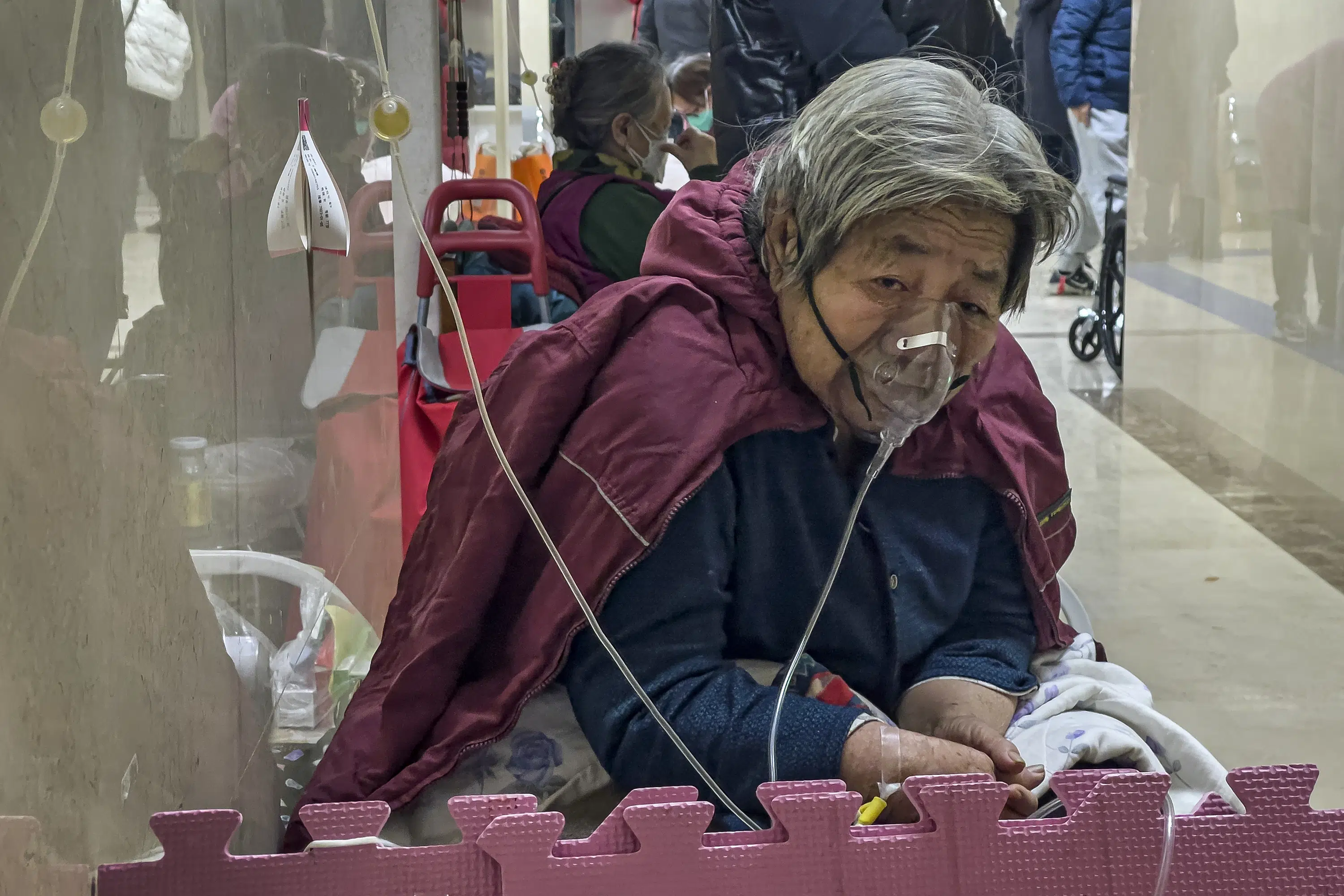 Un hospital de Beijing se está quedando sin camas a medida que se propaga COVID-19