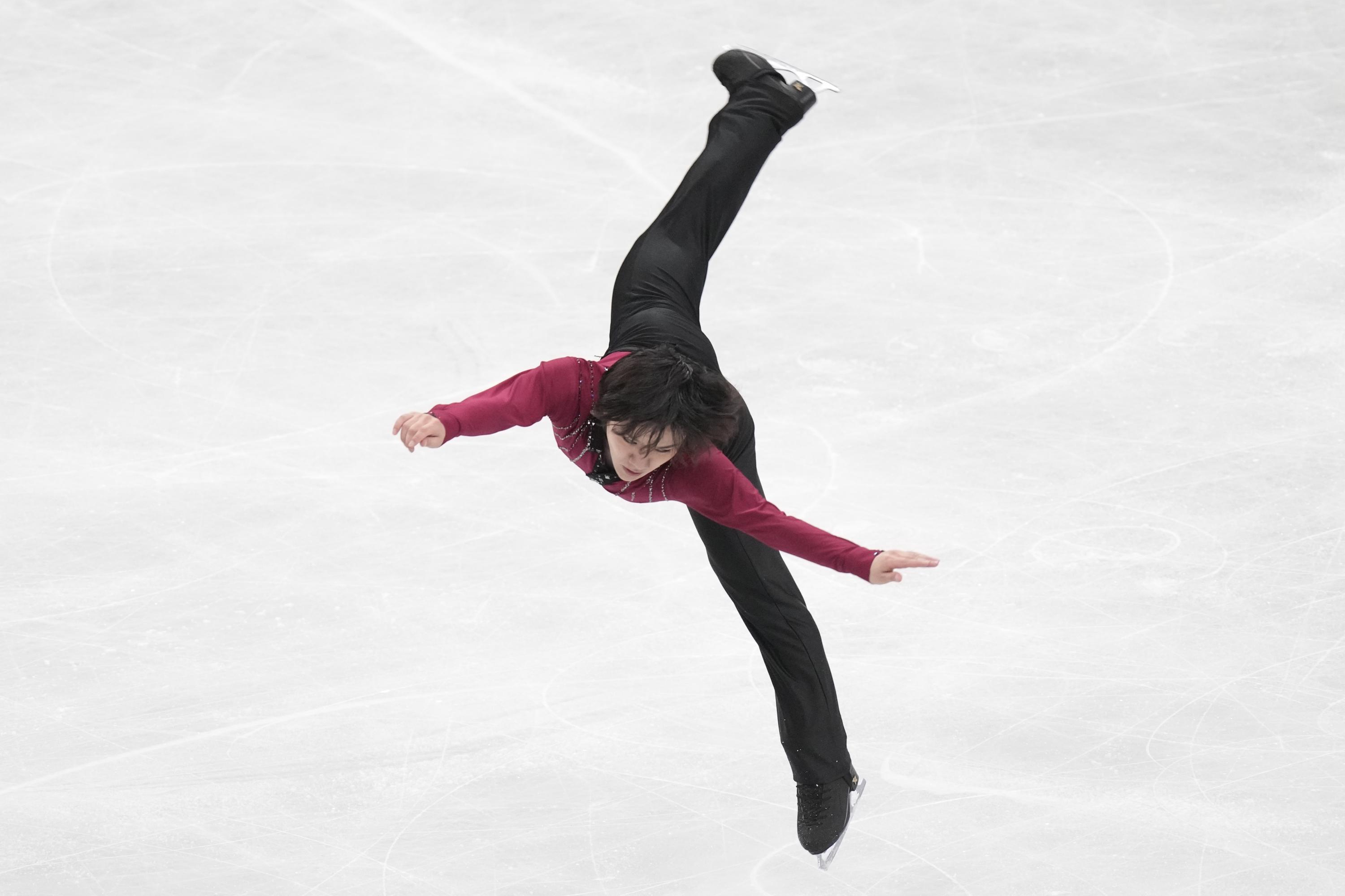 Shoma Uno leads after short program with Ilia Malinin in hot