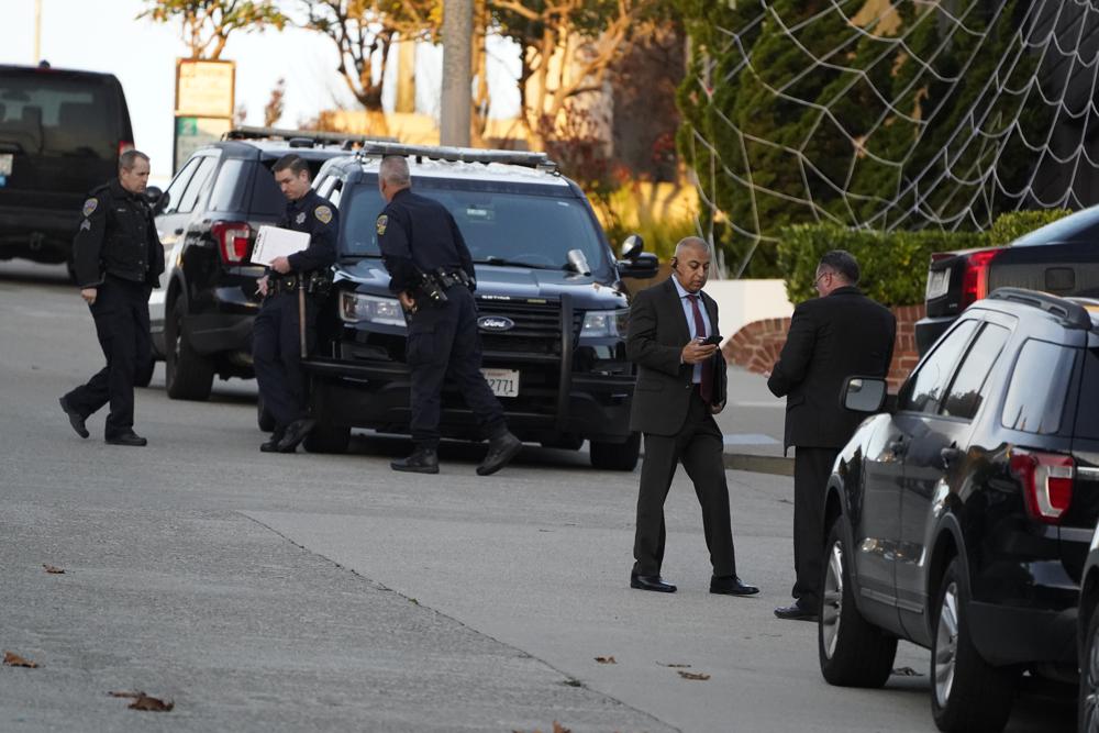 Police investigators work outside the home of Paul Pelosi, the husband of House Speaker Nancy Pelosi, in San Francisco, Friday, Oct. 28, 2022. Paul Pelosi, was attacked and severely beaten by an assailant with a hammer who broke into their San Francisco home early Friday, according to people familiar with the investigation. (AP Photo/Eric Risberg)