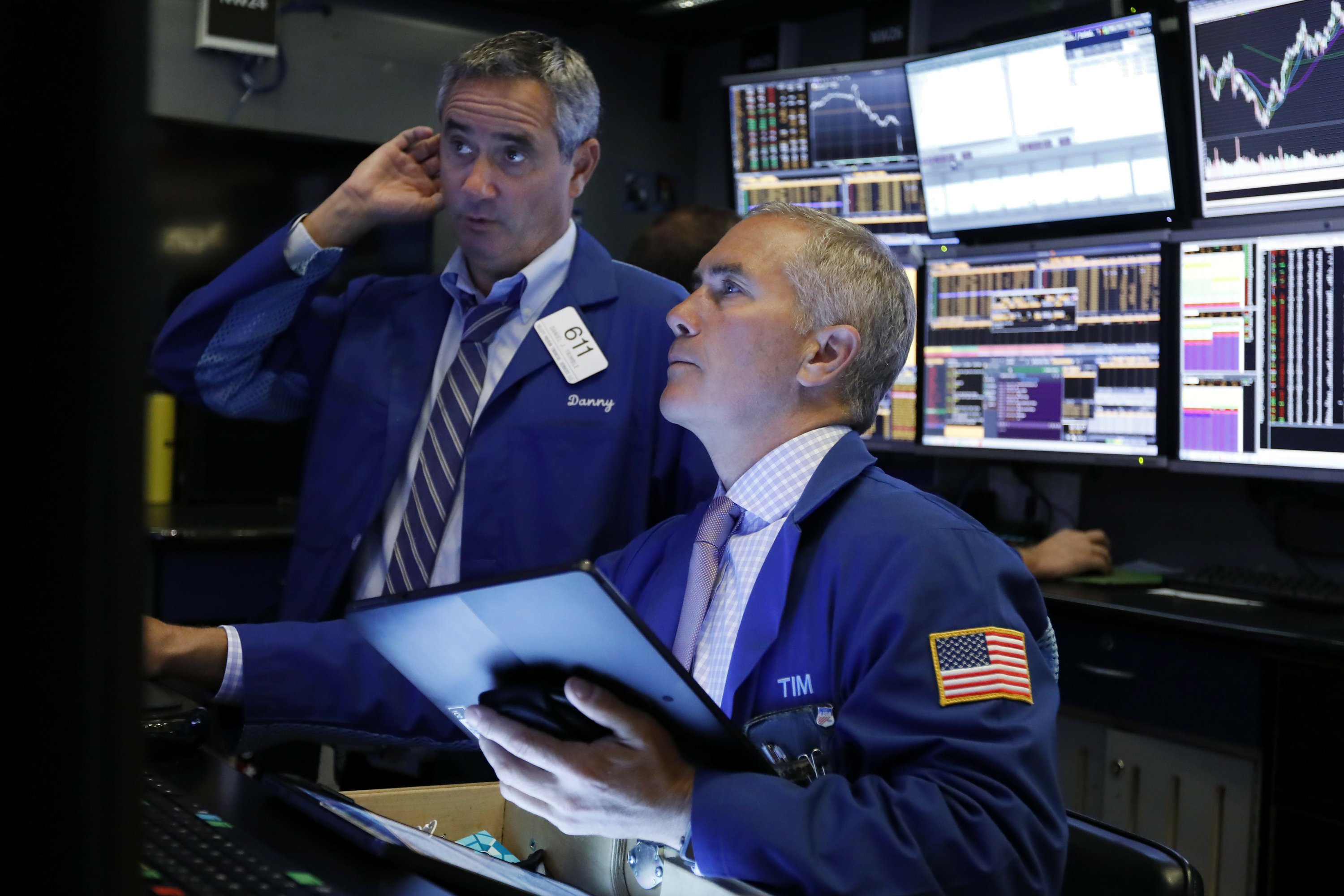 Wall Street registra sus primeras ganancias de la semana AP News
