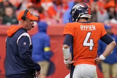 Hackett, Broncos offense feel heat after 4th straight loss | AP News