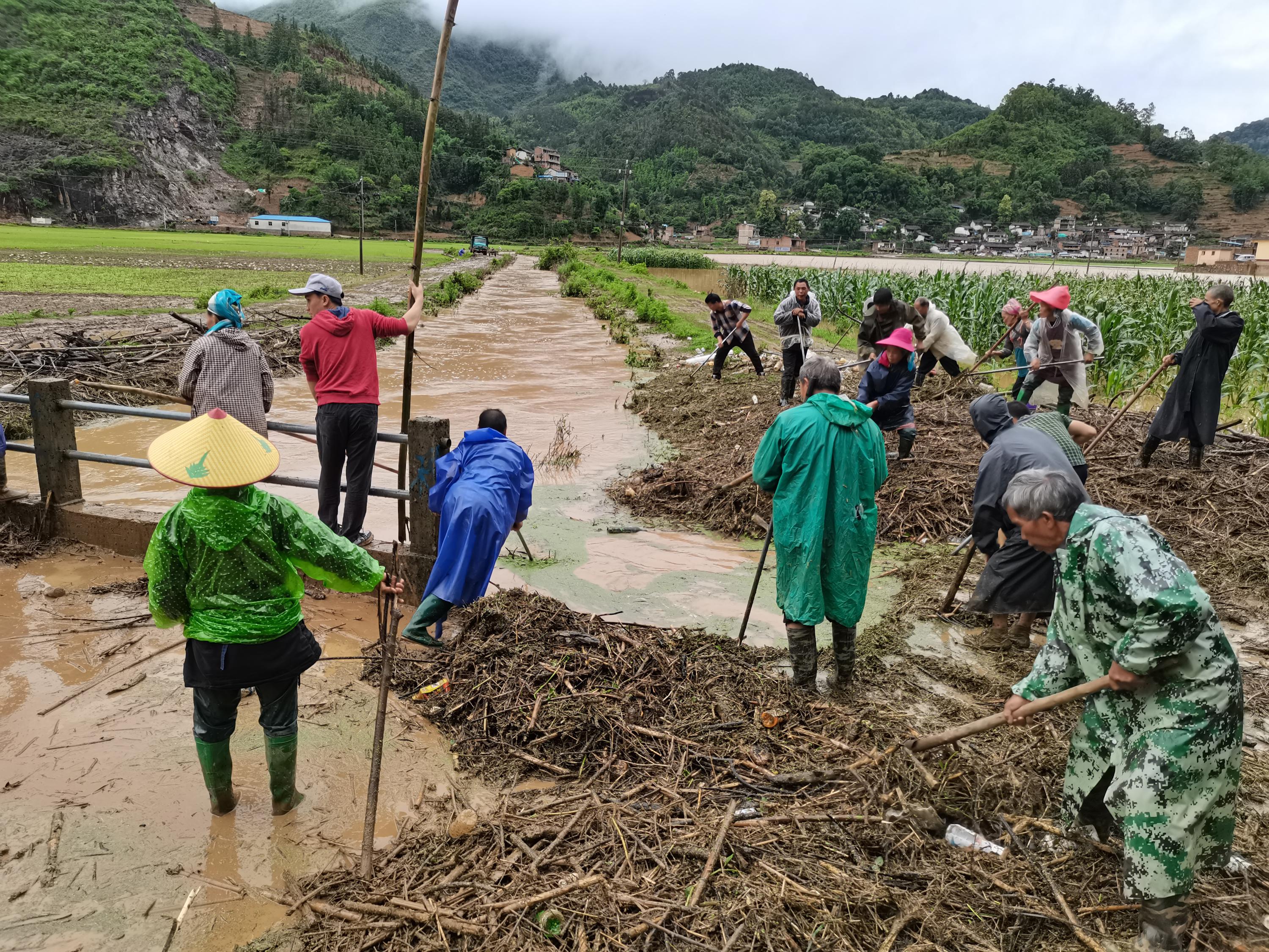 15 dead, 3 missing after torrential rains in southern China