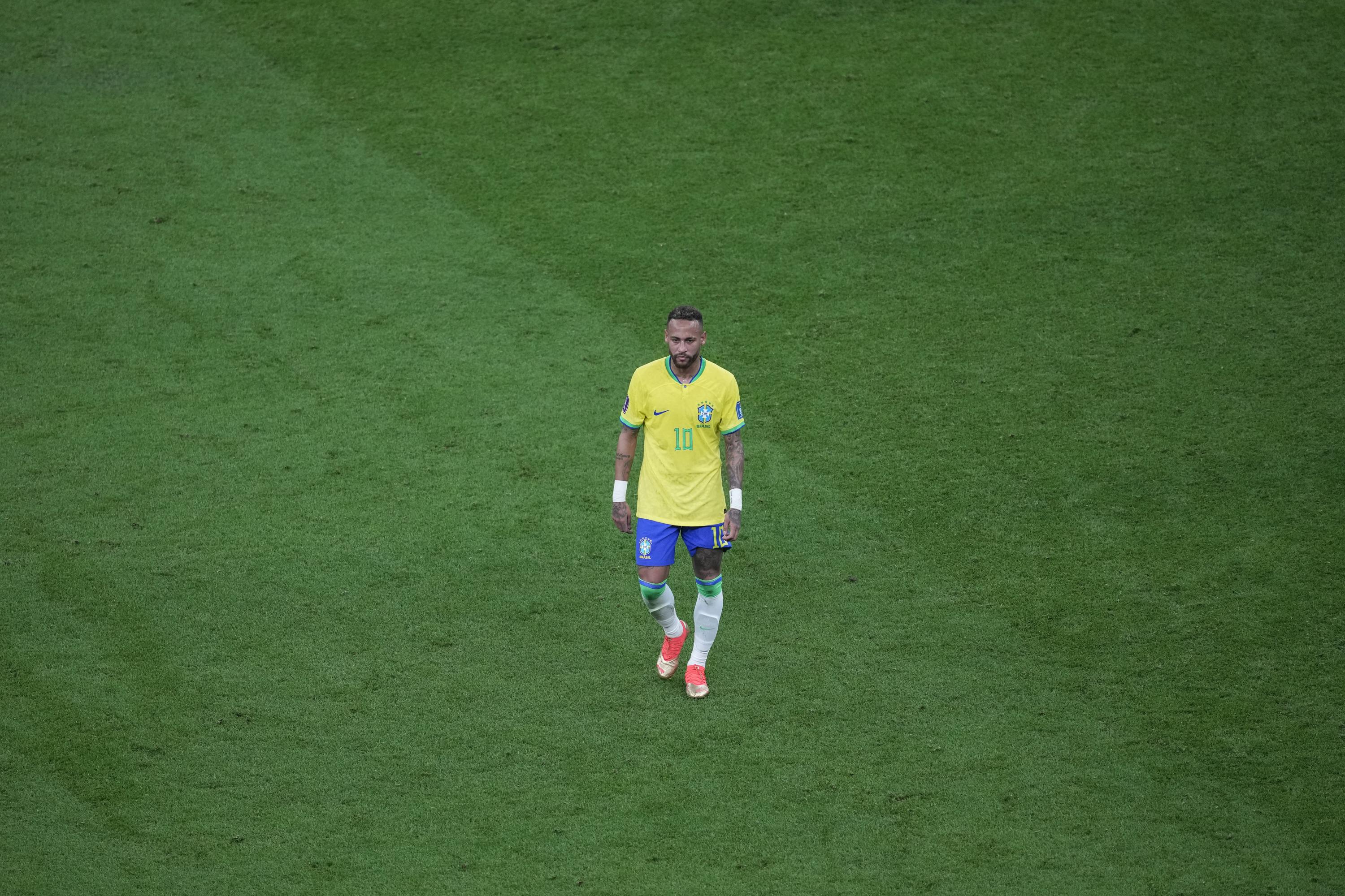 Brazil admit toiling at World Cup without injured Neymar