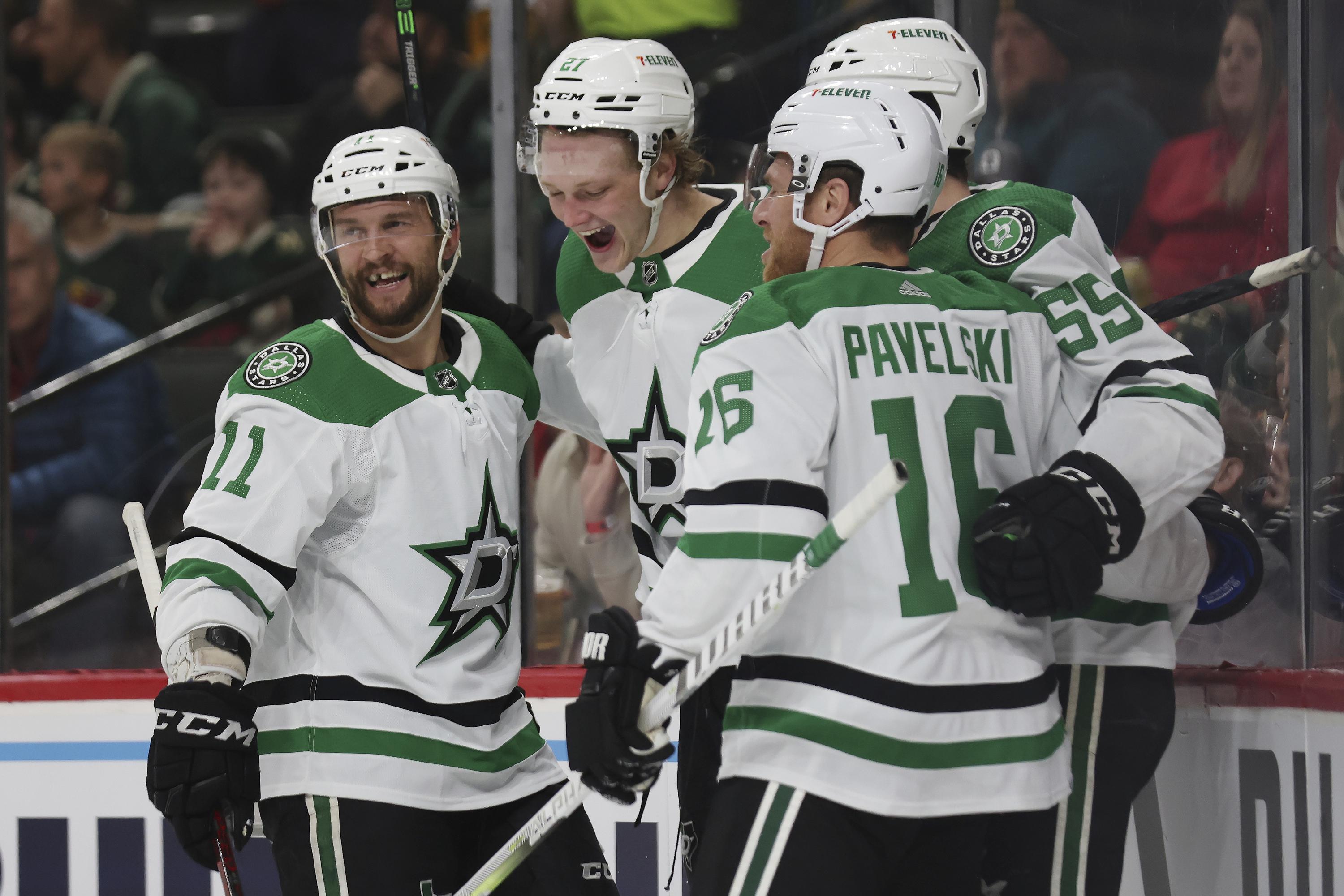 Robertson's 2nd straight hat trick lifts Stars over Wild 6-3 | AP News