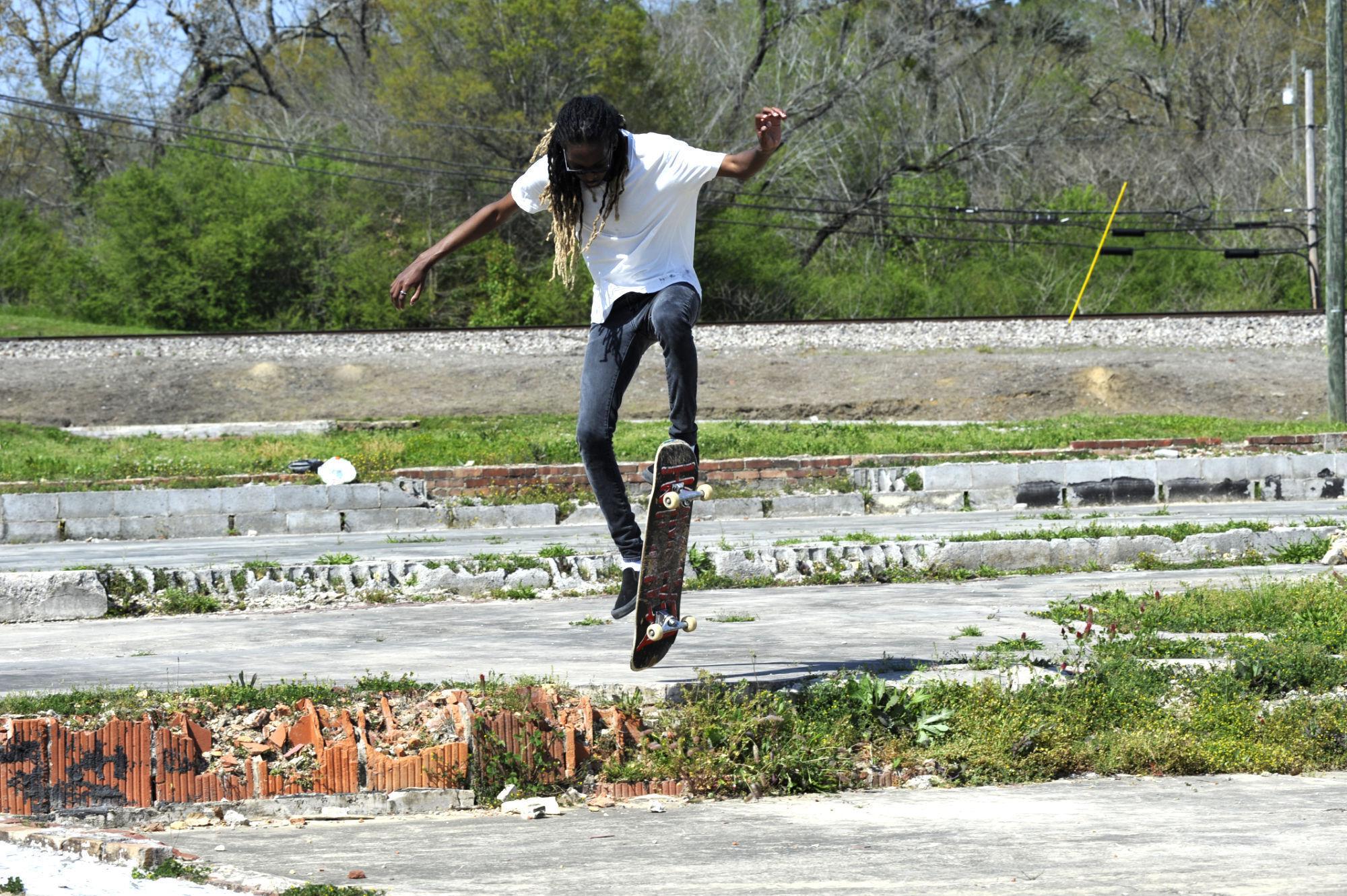 Pain, loss linger a decade after tornadoes hammer 6 states - Vimarsana News