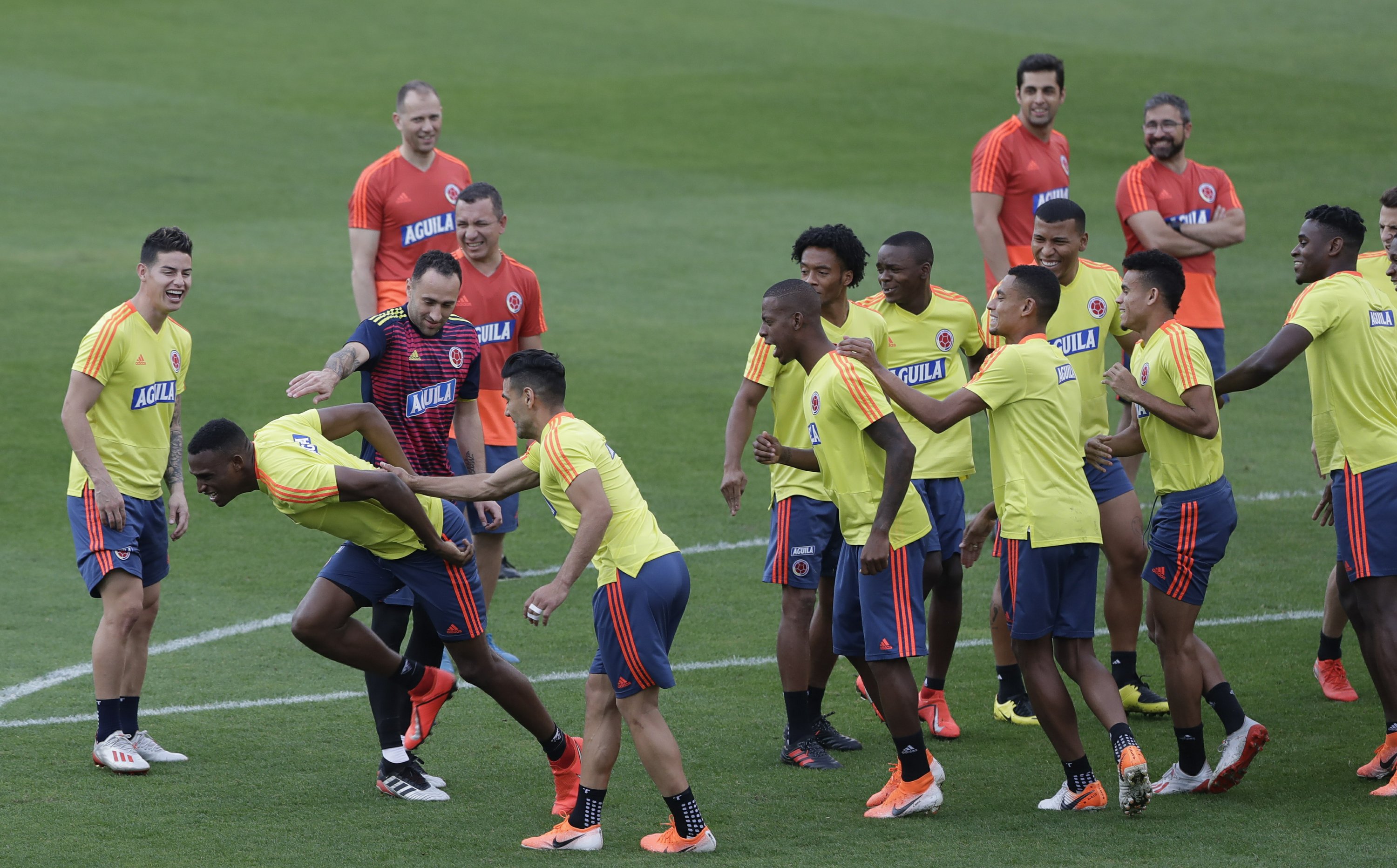 ColombiaChile, un partido para alquilar balcones AP News