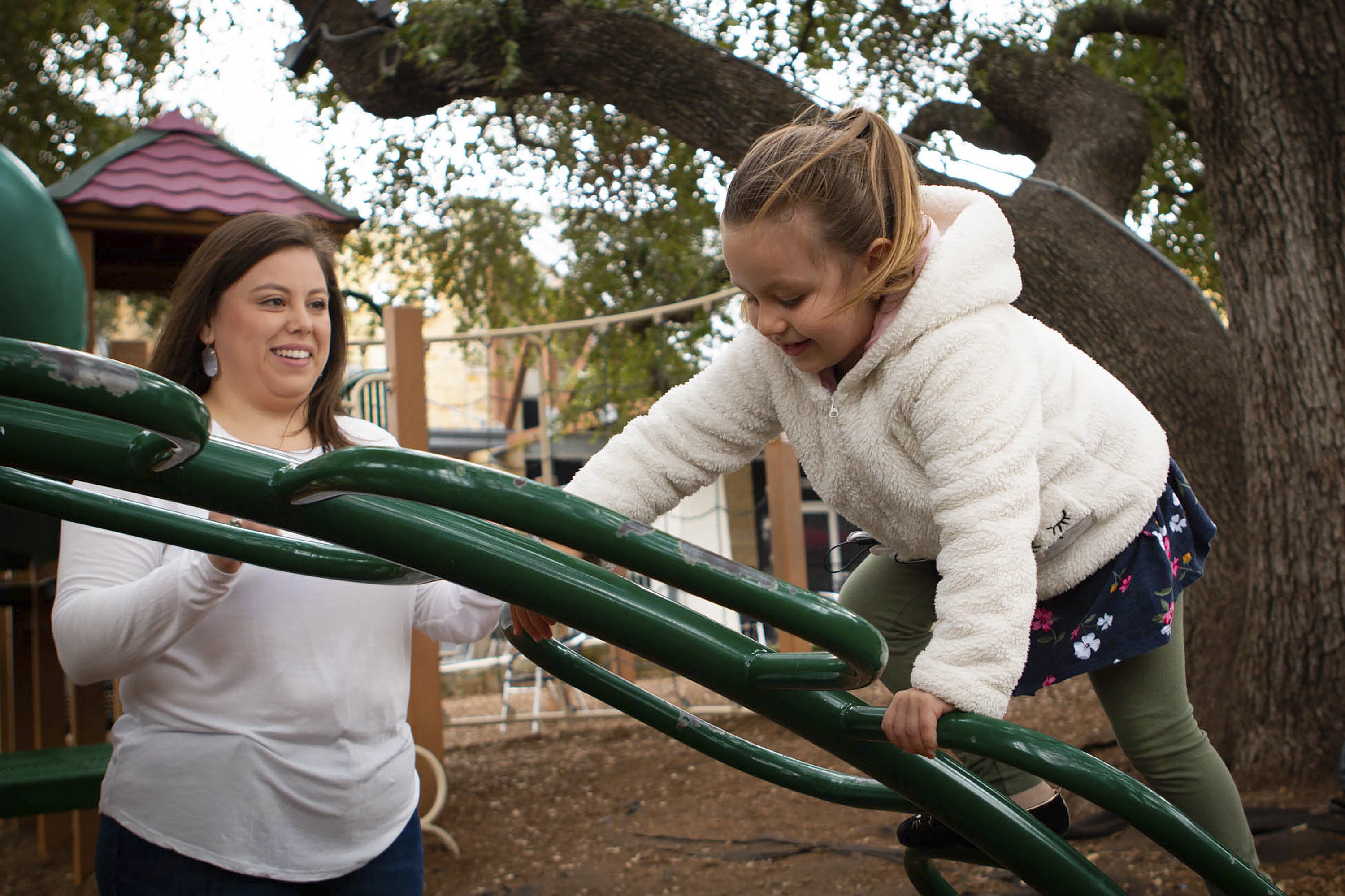 Organization Helps Latina Mothers And Daughters Succeed