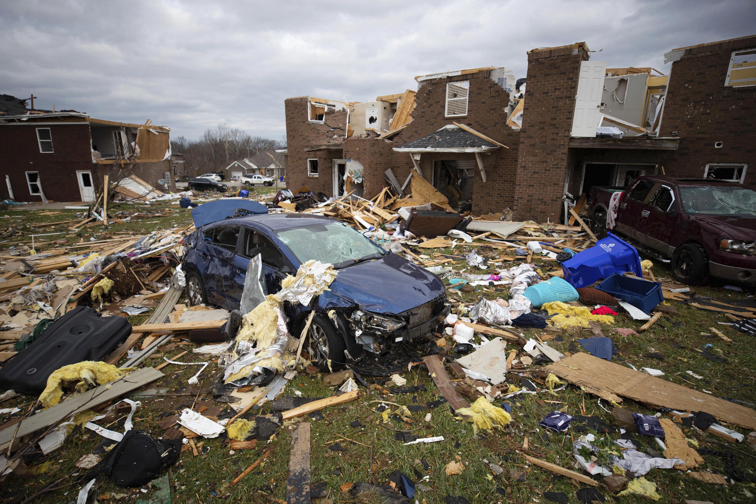 aid-groups-mobilize-to-help-victims-of-midwest-tornadoes-ap-news