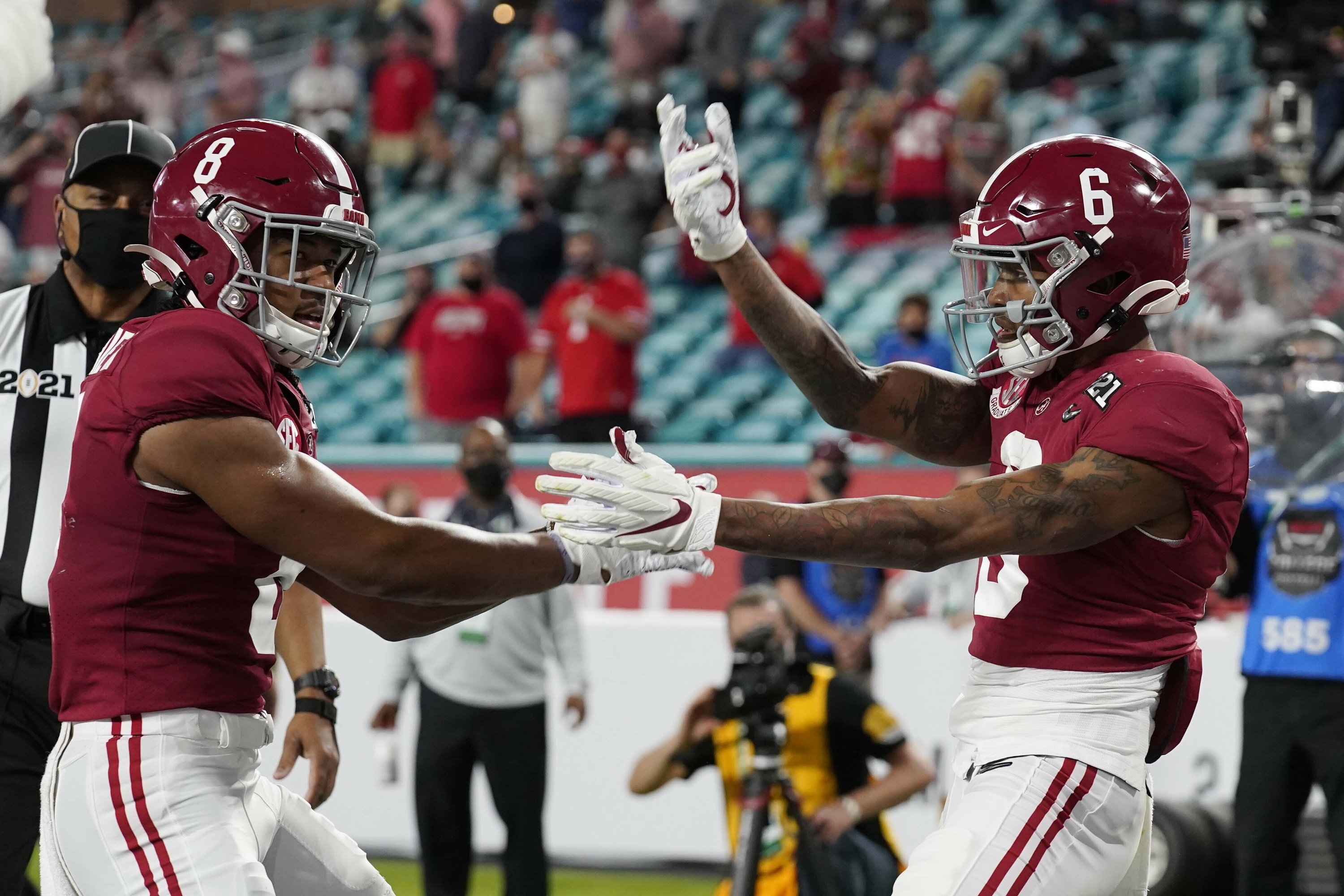 Alabama defeats Ohio St for the national title