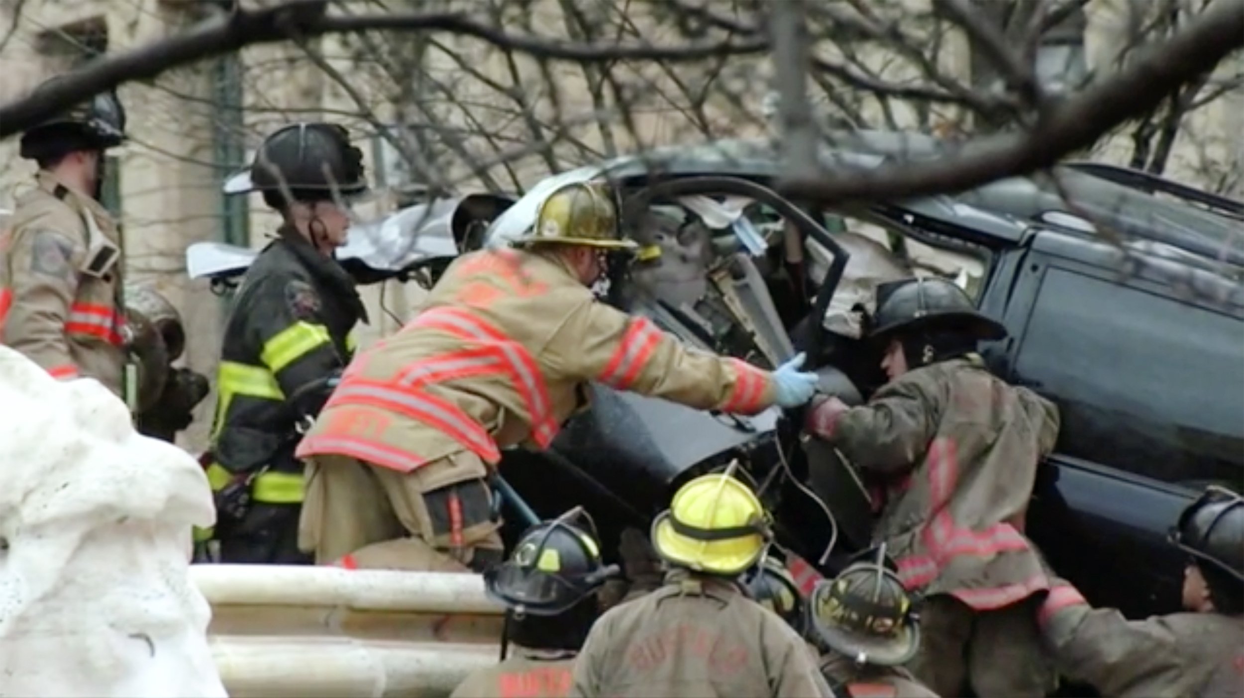 Driver charged in fatal crash into Buffalo monument