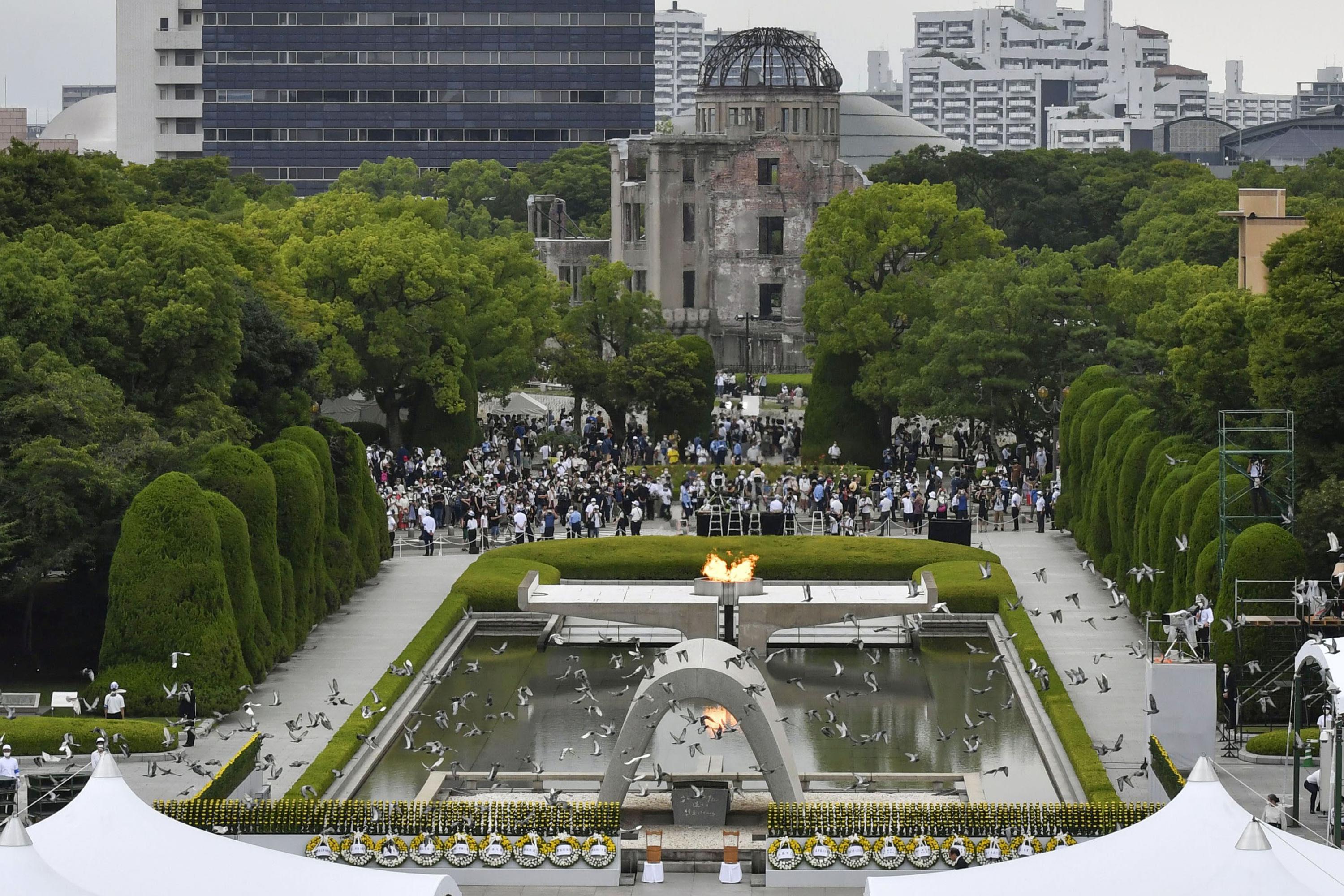 Hiroshima vows nuke ban at 77th memorial amid Russia threat - The Associated Press