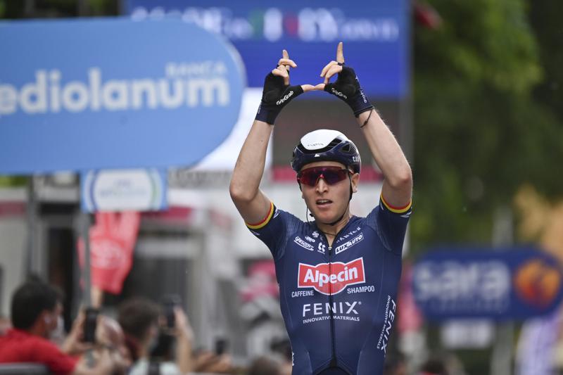 Merlier Sprints To 1st Ever Stage Win Ganna Keeps Giro Lead