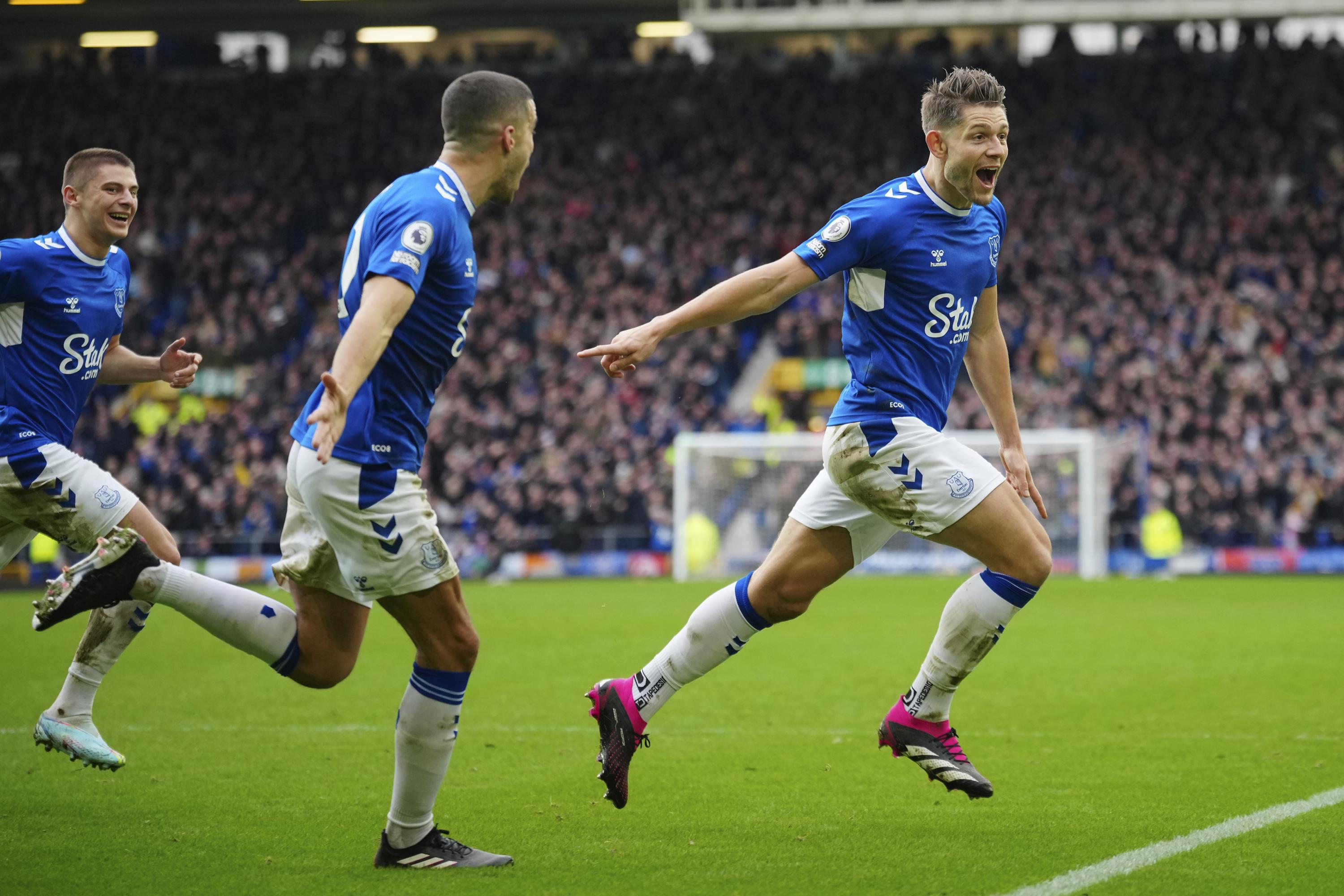 Leicester City FC puts LED displays at heart of club shop