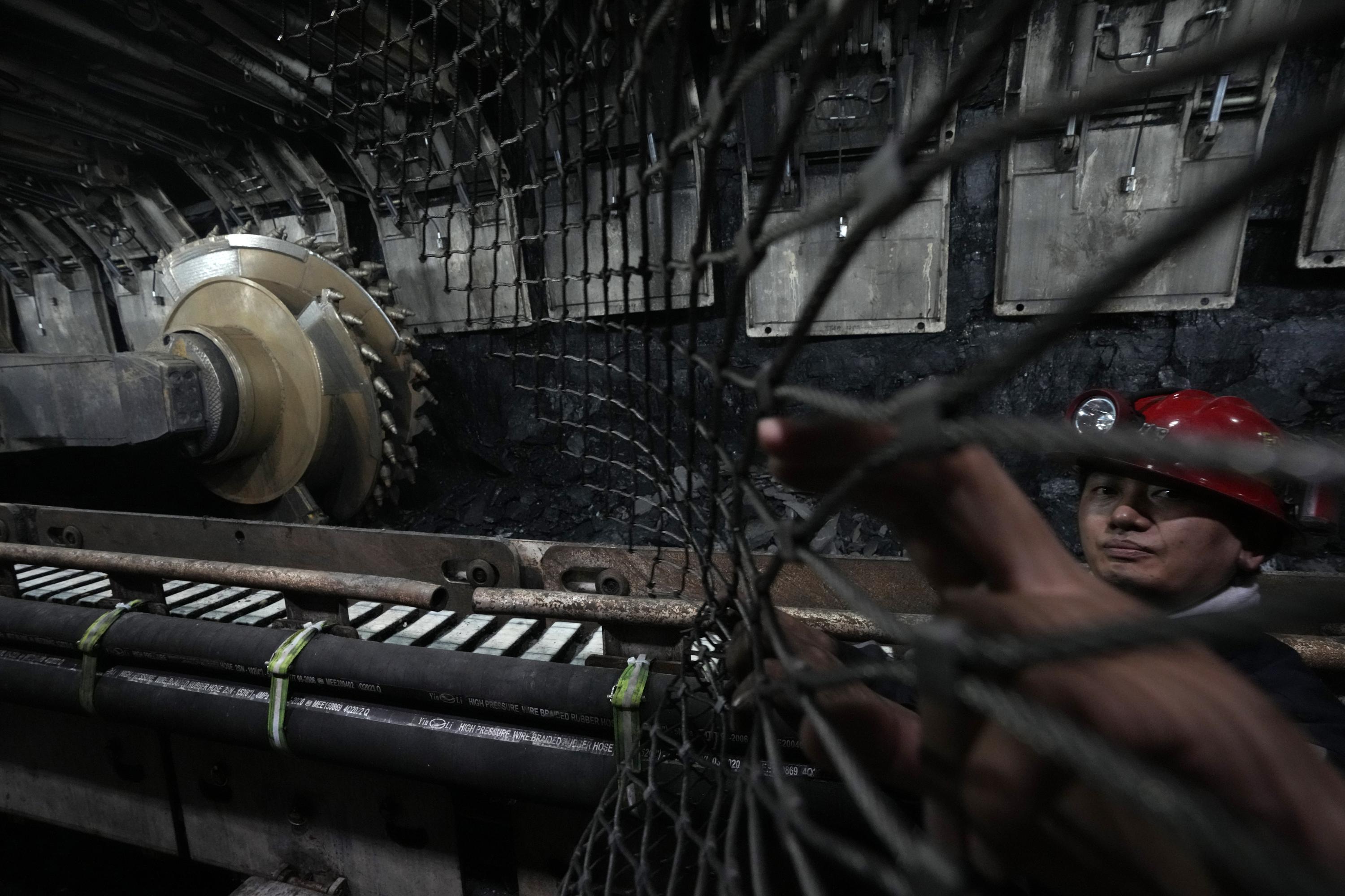 Ya conoce el celular indestructible, especial para mineros y personas que  trabajan en construcción?