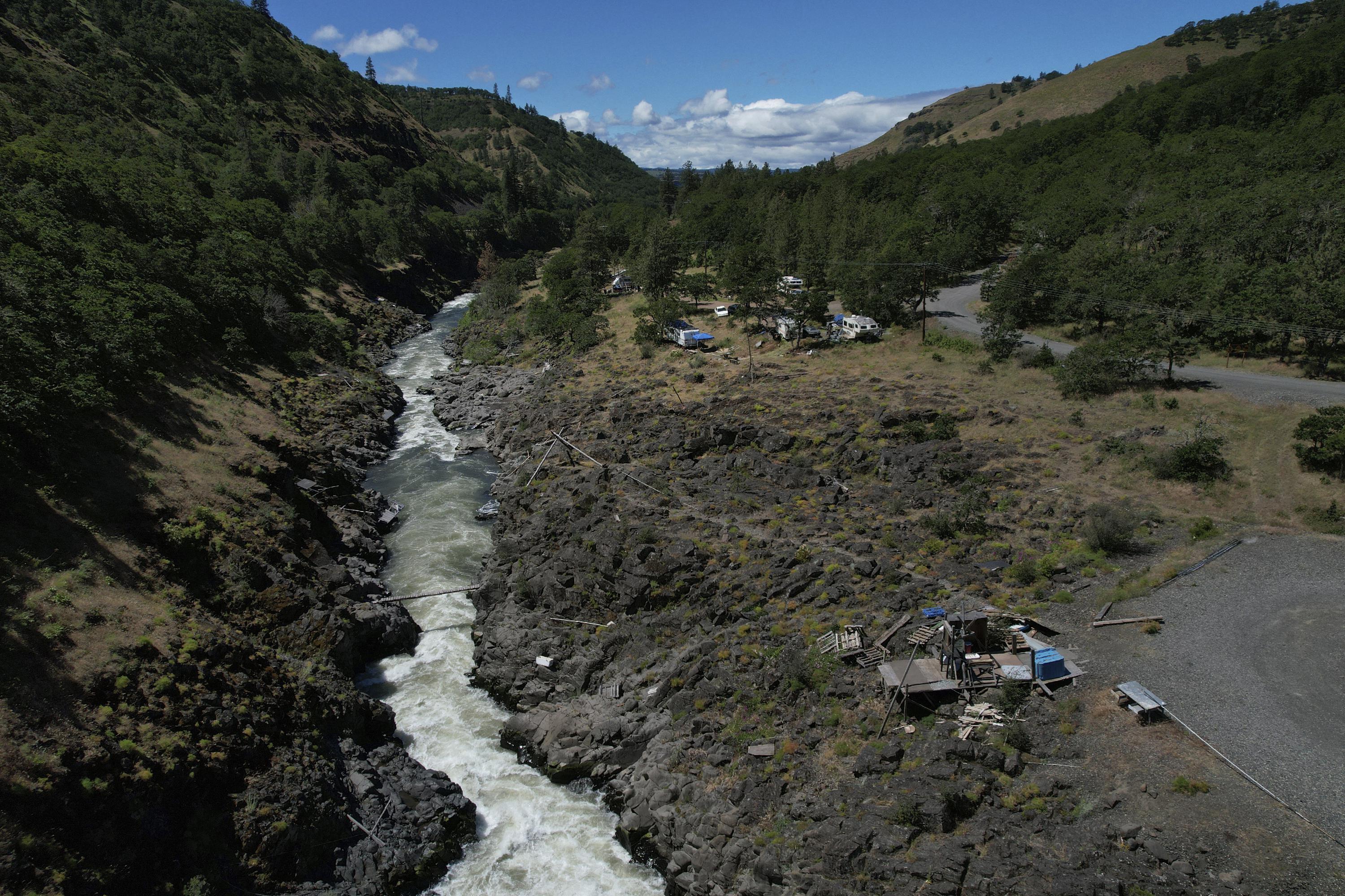 Columbia River's salmon are at the core of ancient religion - The Associated Press - en Español