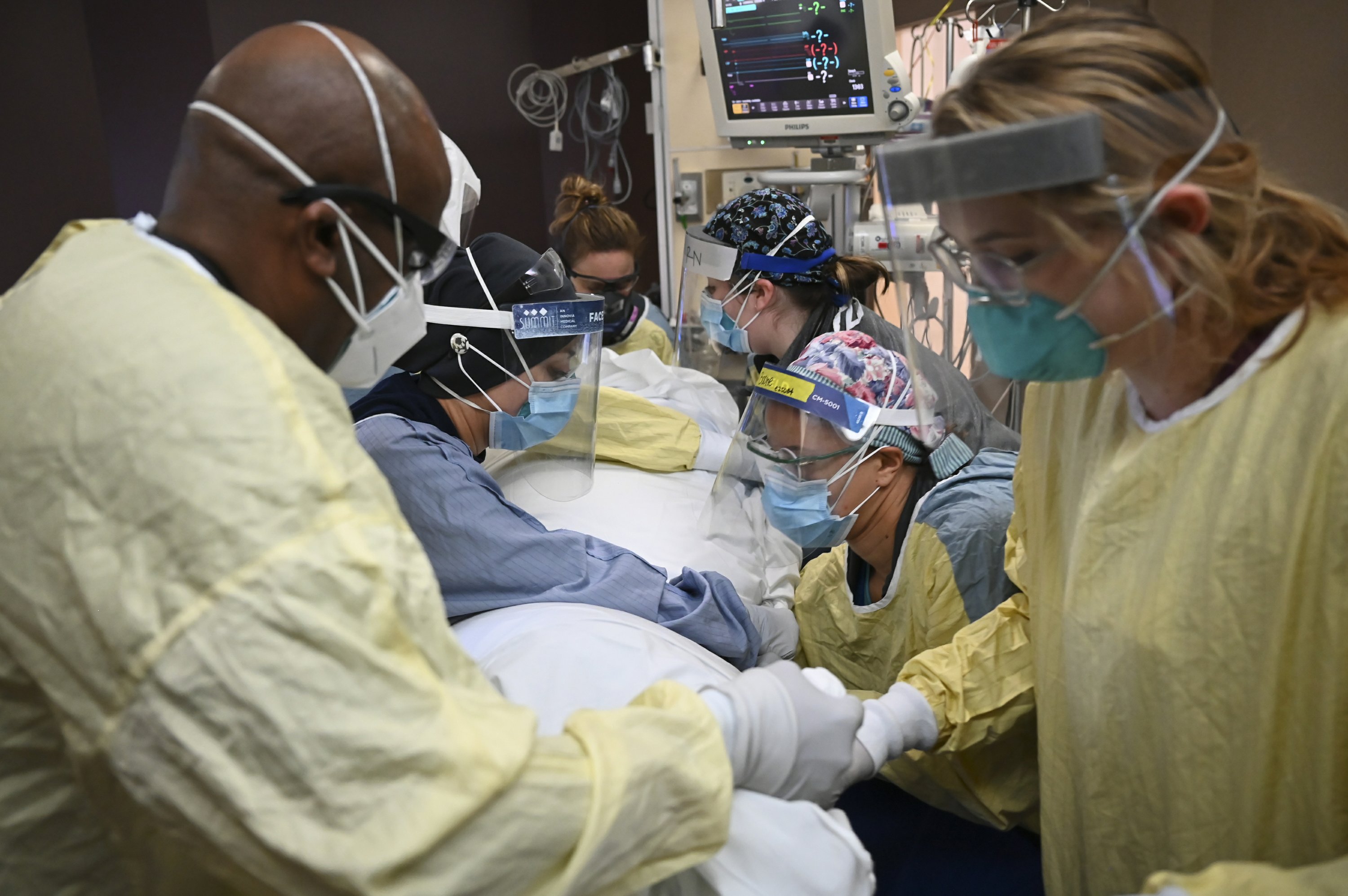 American virus deaths reach record levels