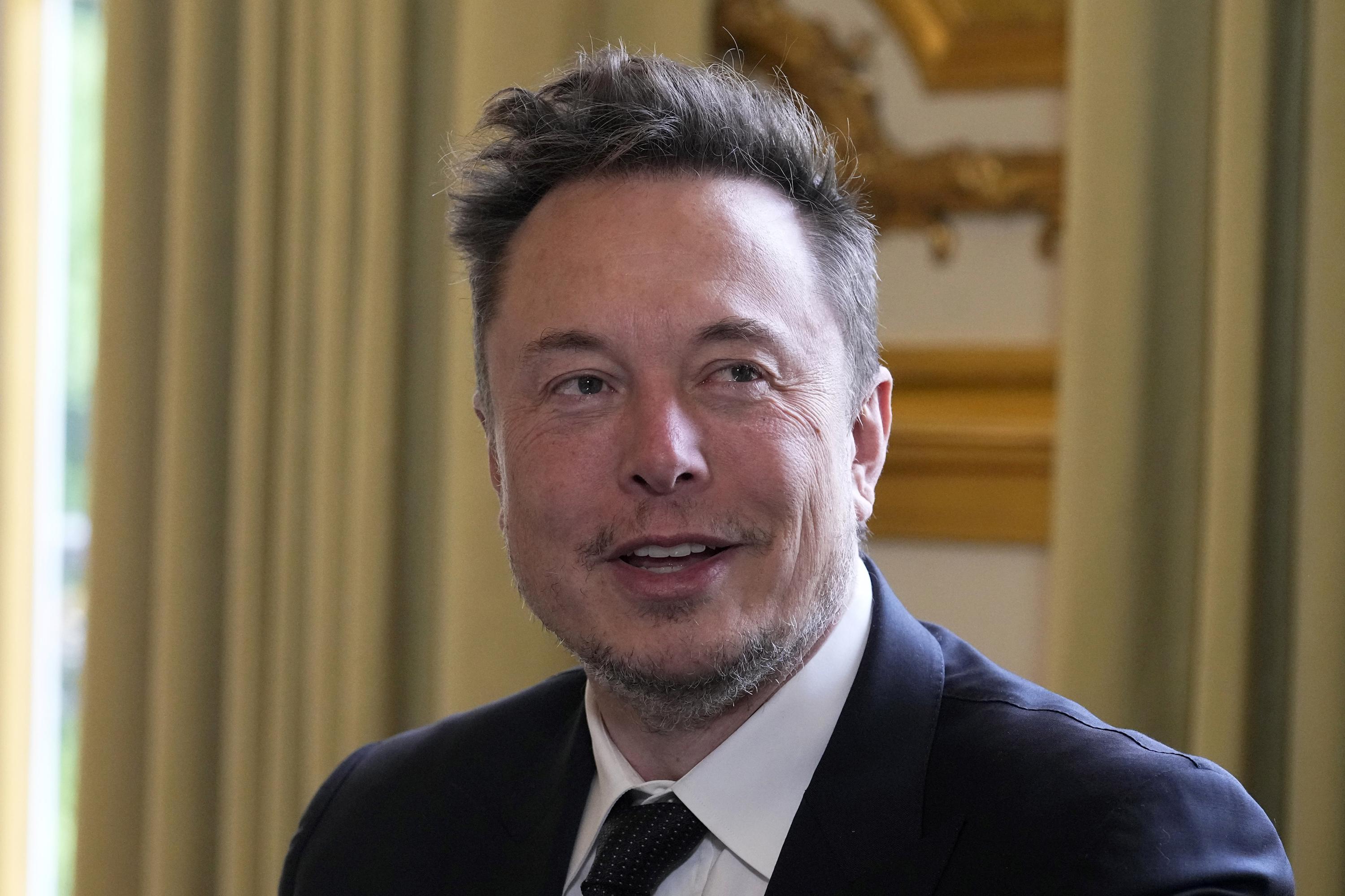 Elon Musk wil een digitaal stadsplein creëren.  Maar zijn debuut voor DeSantis was een technische storing.