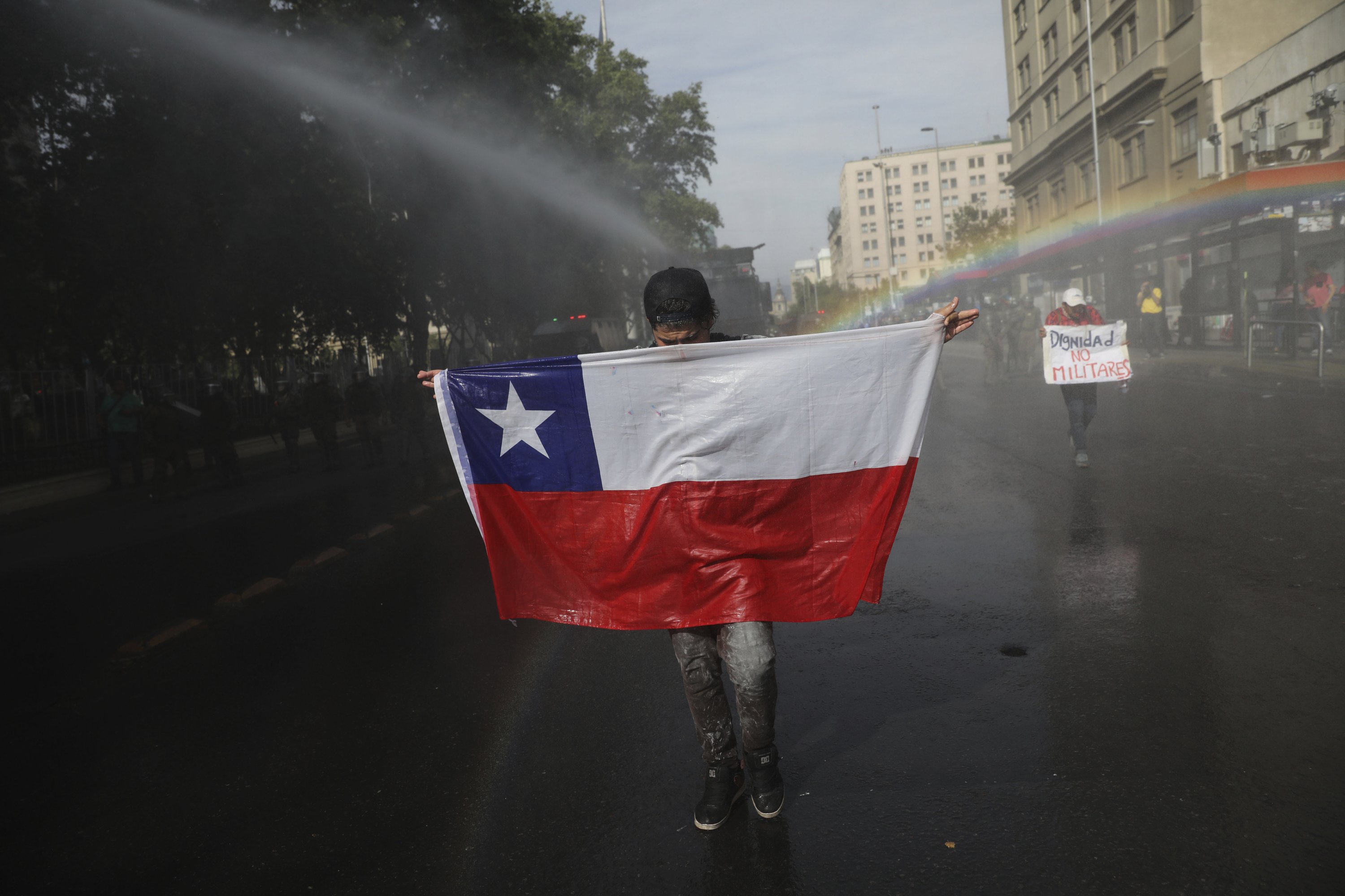 Presidente chileno sacude gobierno en medio de protestas