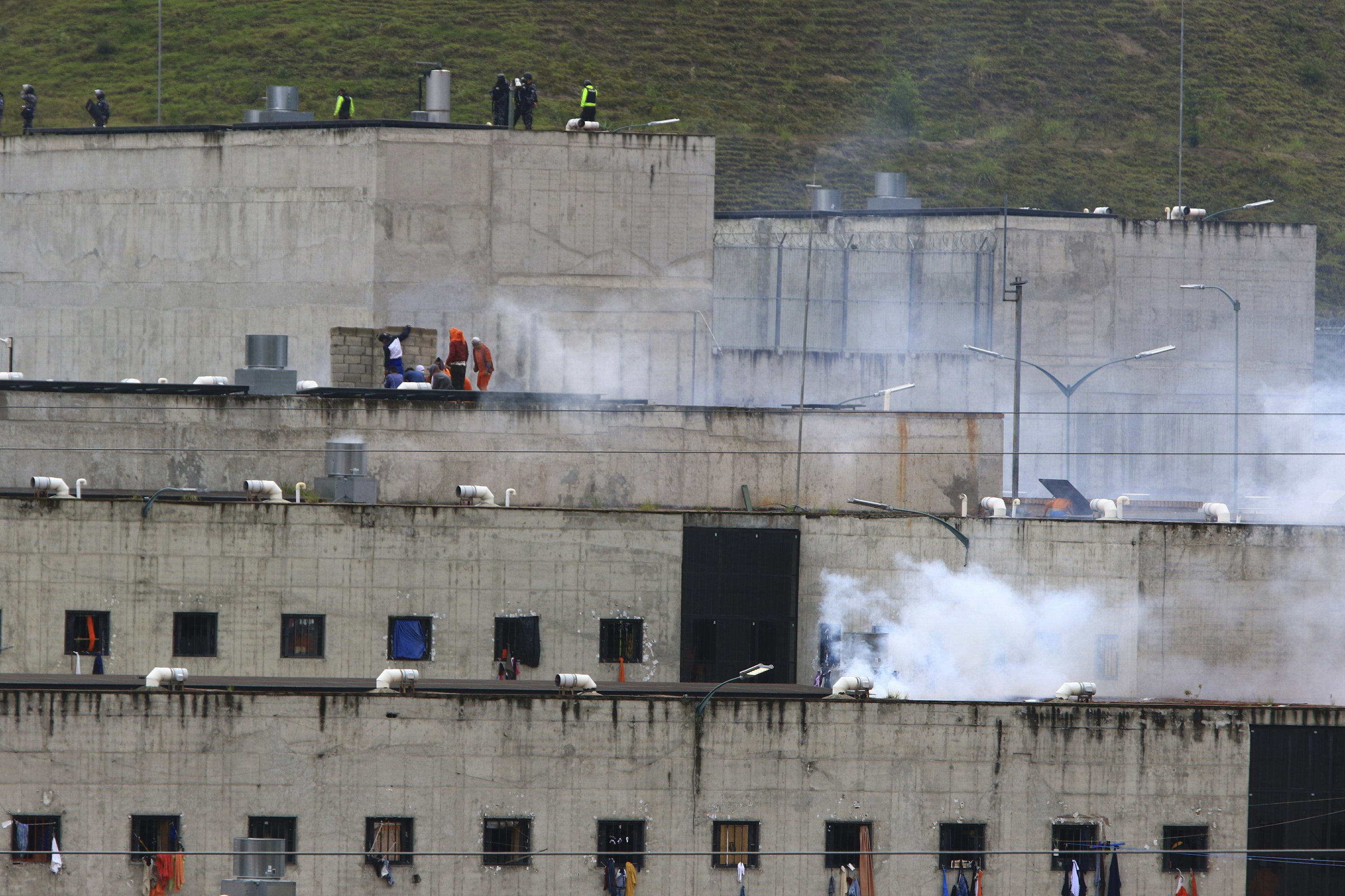 Prison riots in Ecuador leave 62 dead