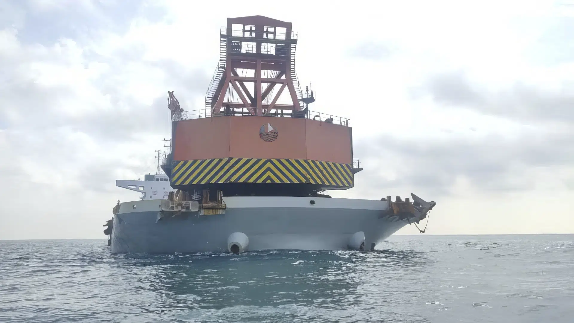 马来西亚扣留中国驳船涉嫌掠夺二战英国军舰残骸