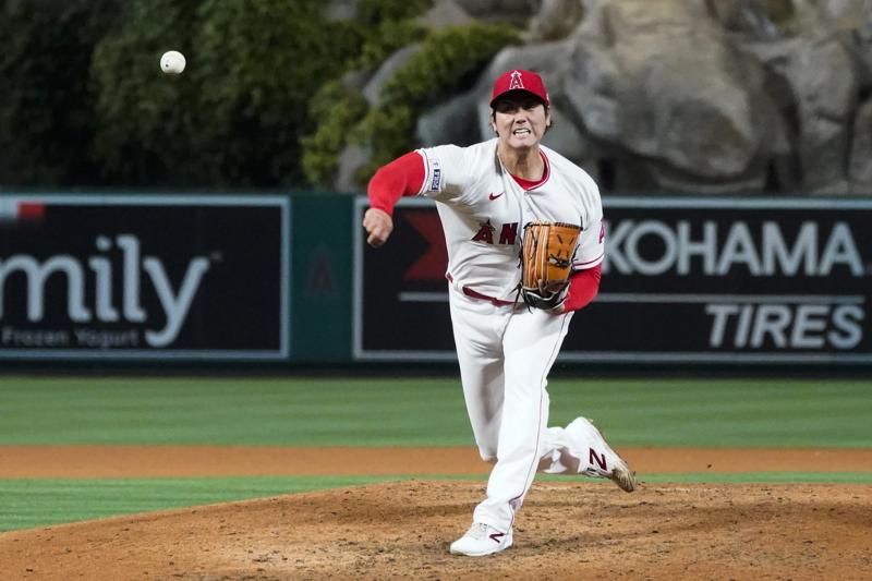 What is a sweeper? A look at the pitch taking over MLB