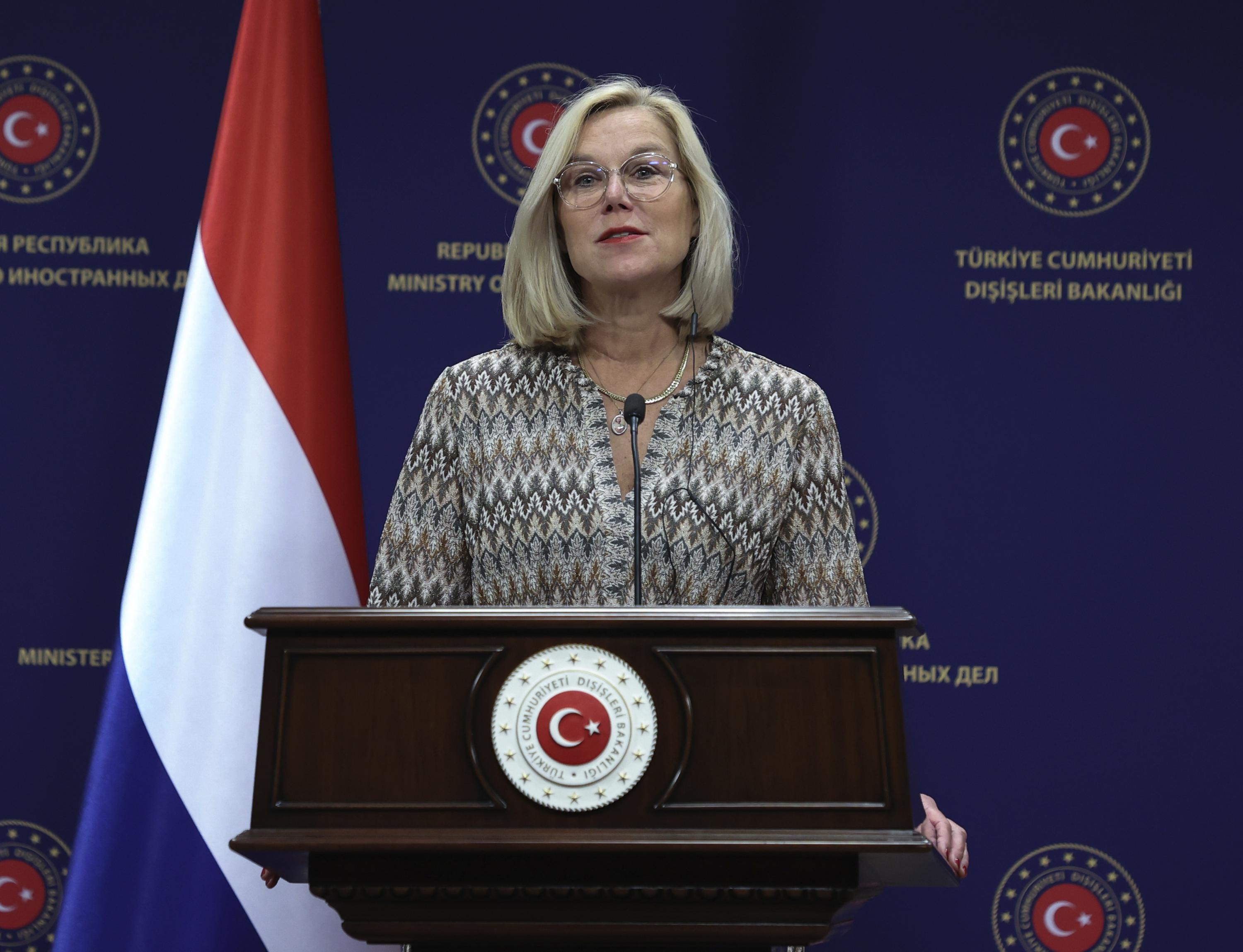Nederlandse minister van Buitenlandse Zaken treedt af vanwege Afghanistan
