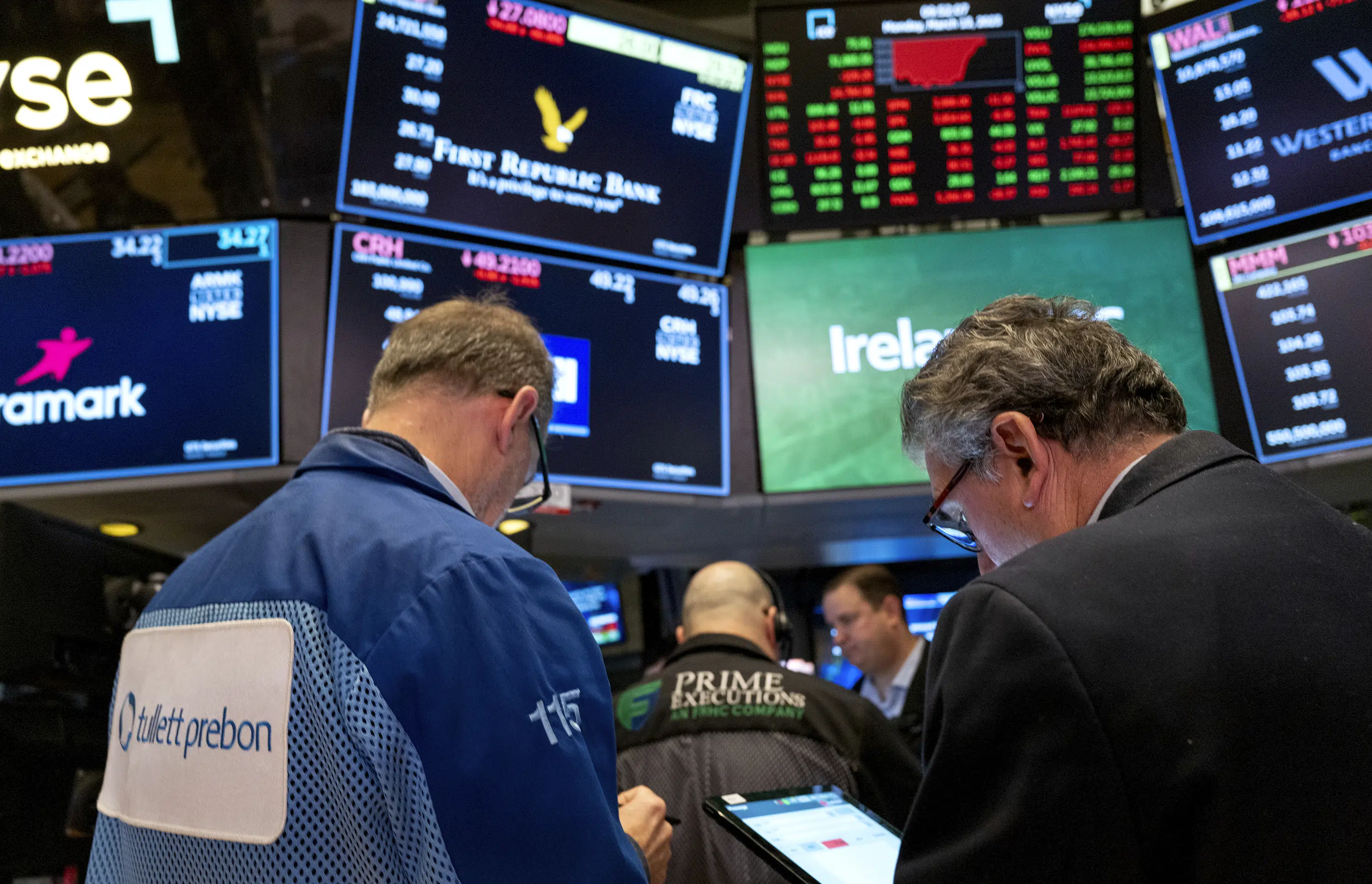 As profit recession hits, Wall Street hopes it’s the bottom