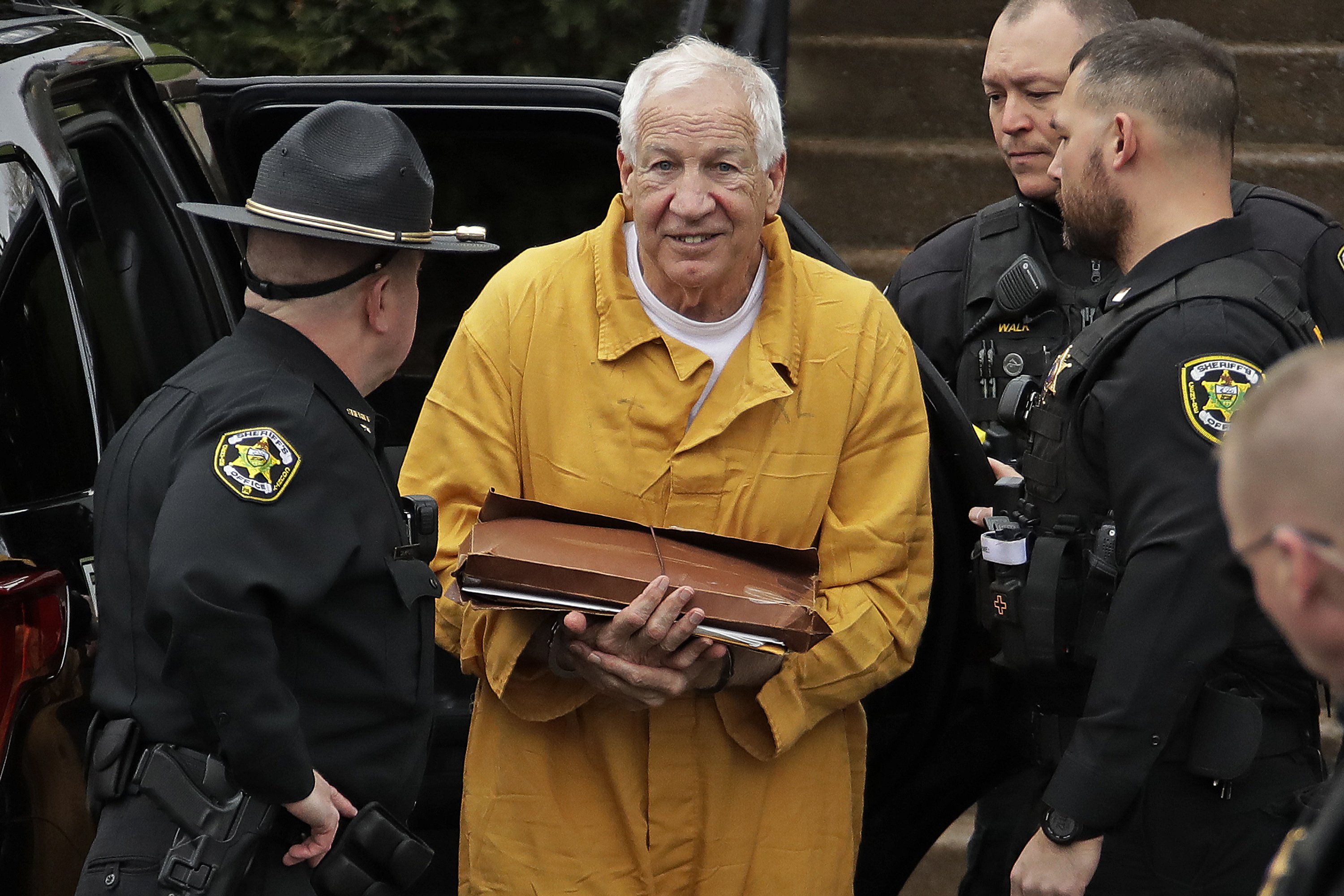 Jerry Sandusky Resentenced To 30 To 60 Years Same As Before Ap News