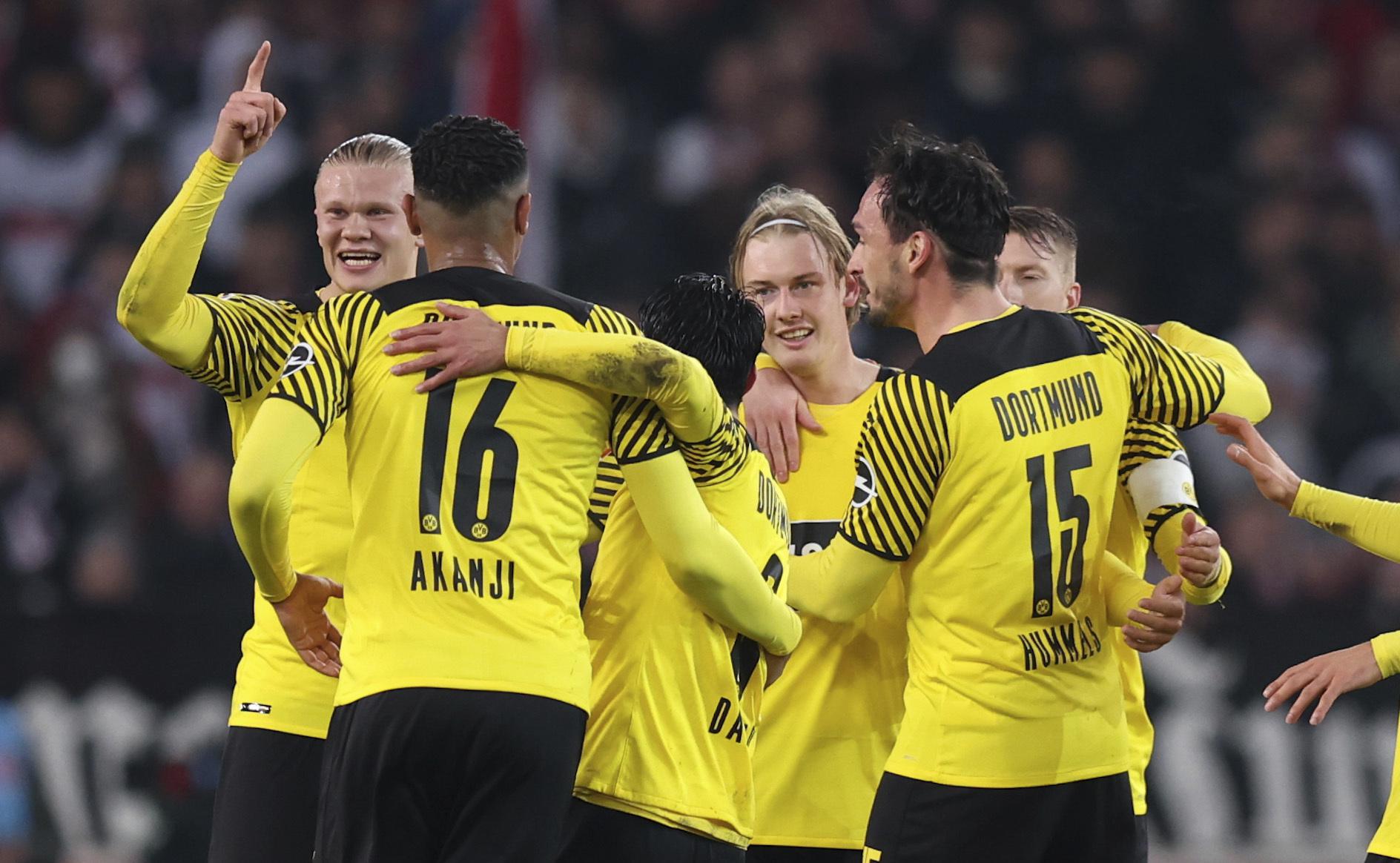 Brandt nets 2 as substitute, Dortmund beats Stuttgart 2-0