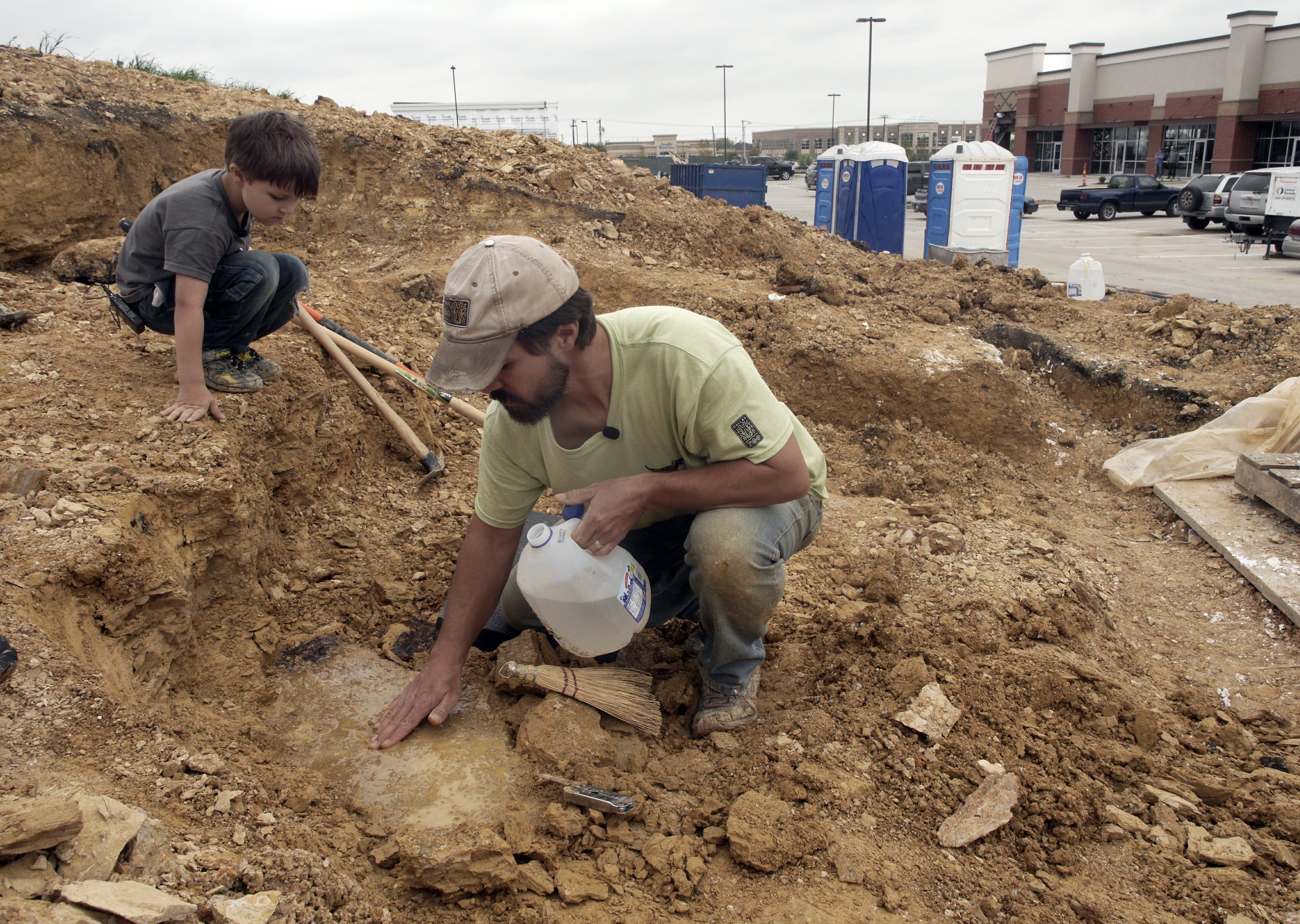 Texas scientists dig up dinosaur found by 5yearold and dad AP News