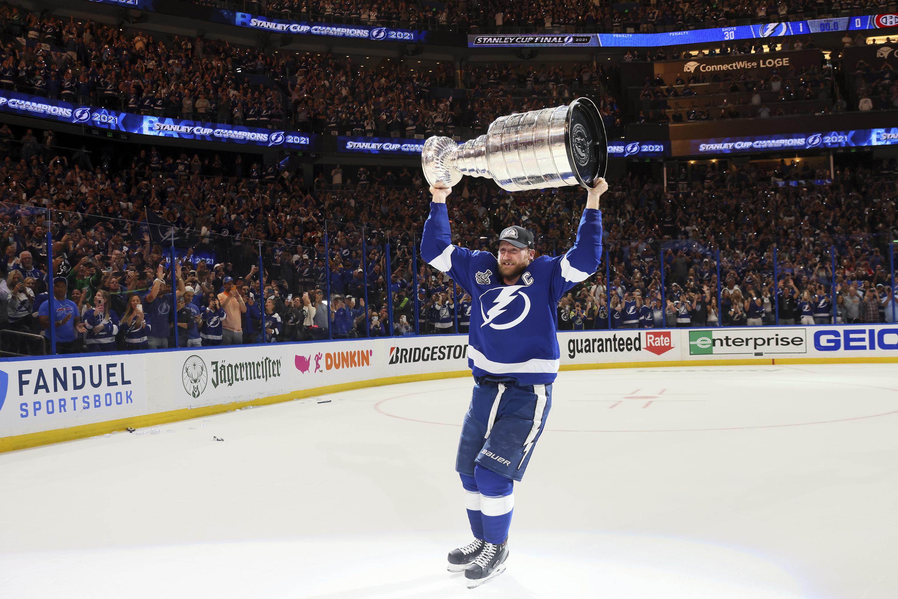 Lightning strikes twice Tampa Bay repeats as Cup champion AP News