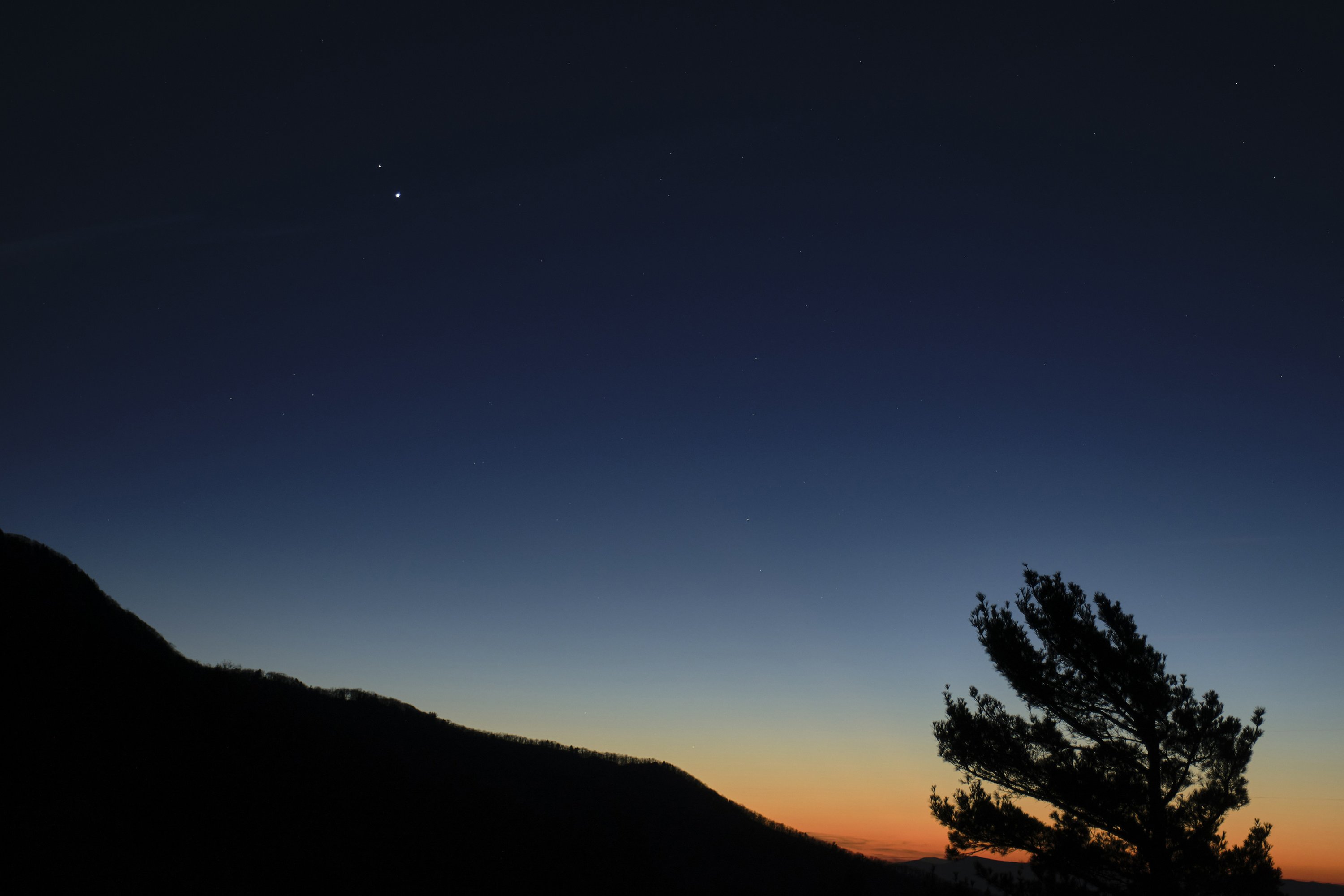 Jupiter, Saturn merging in the night sky, the closest in centuries