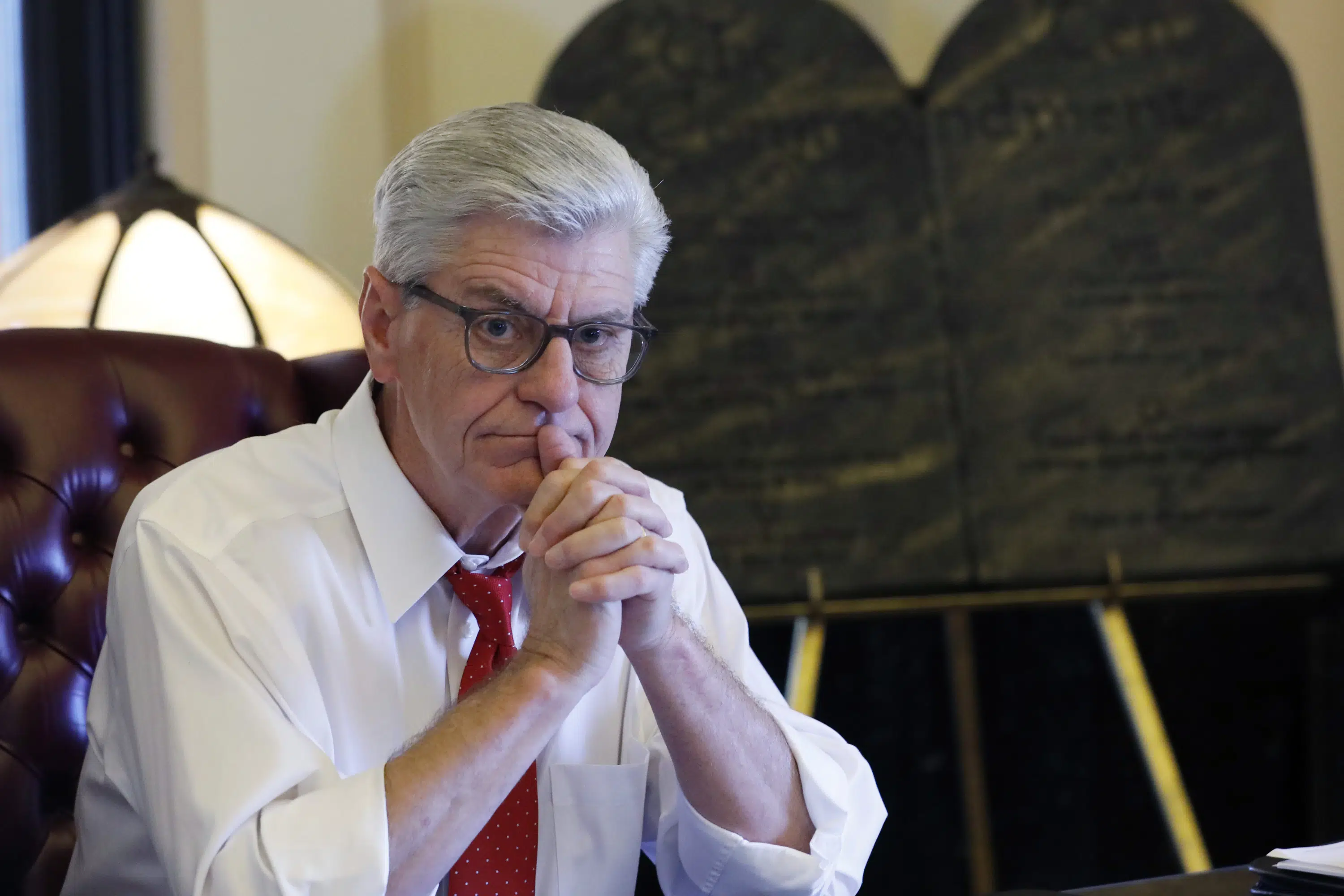 Mississippi ex-governor releases texts in welfare scandal 