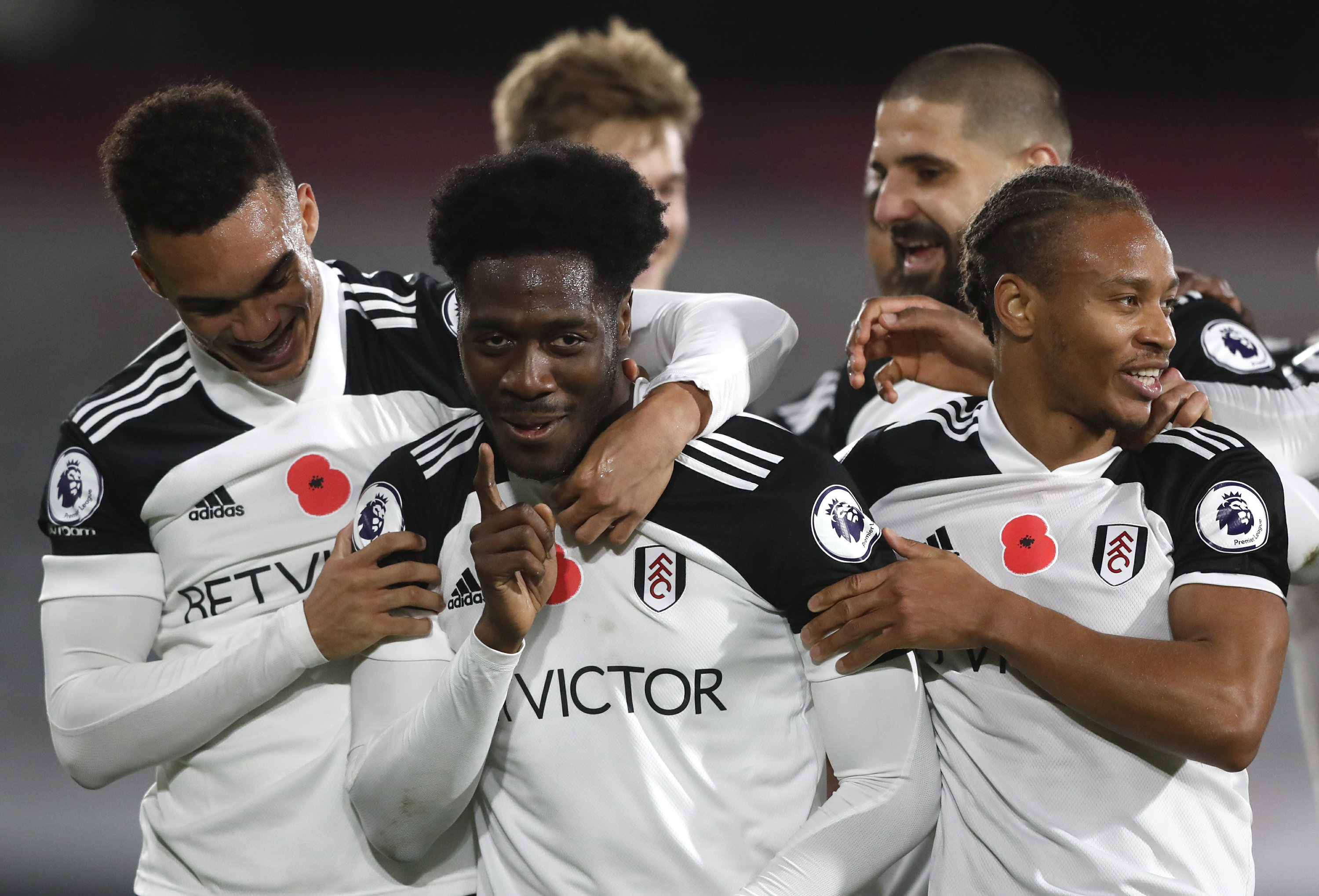 Fulham beats West Brom 2-0 for first win back in EPL | AP News