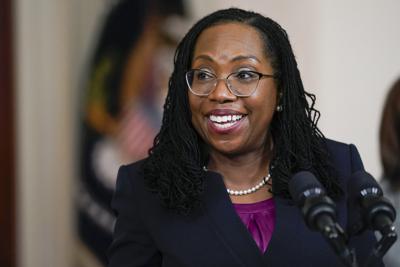 La jueza Ketanji Brown Jackson en la Casa Blanca en Washington el 25 de febrero del 2022. (Foto AP/Carolyn Kaster)