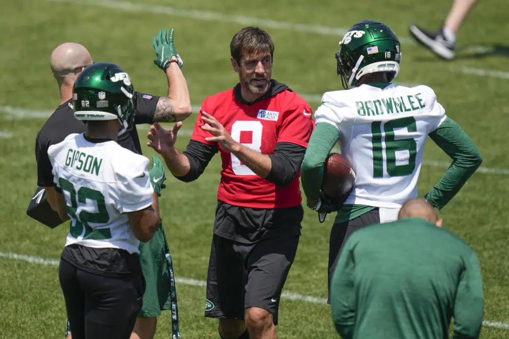 Aaron Rodgers' tweaked calf is 'fine'; Jets hope QB will fully practice Friday | AP News