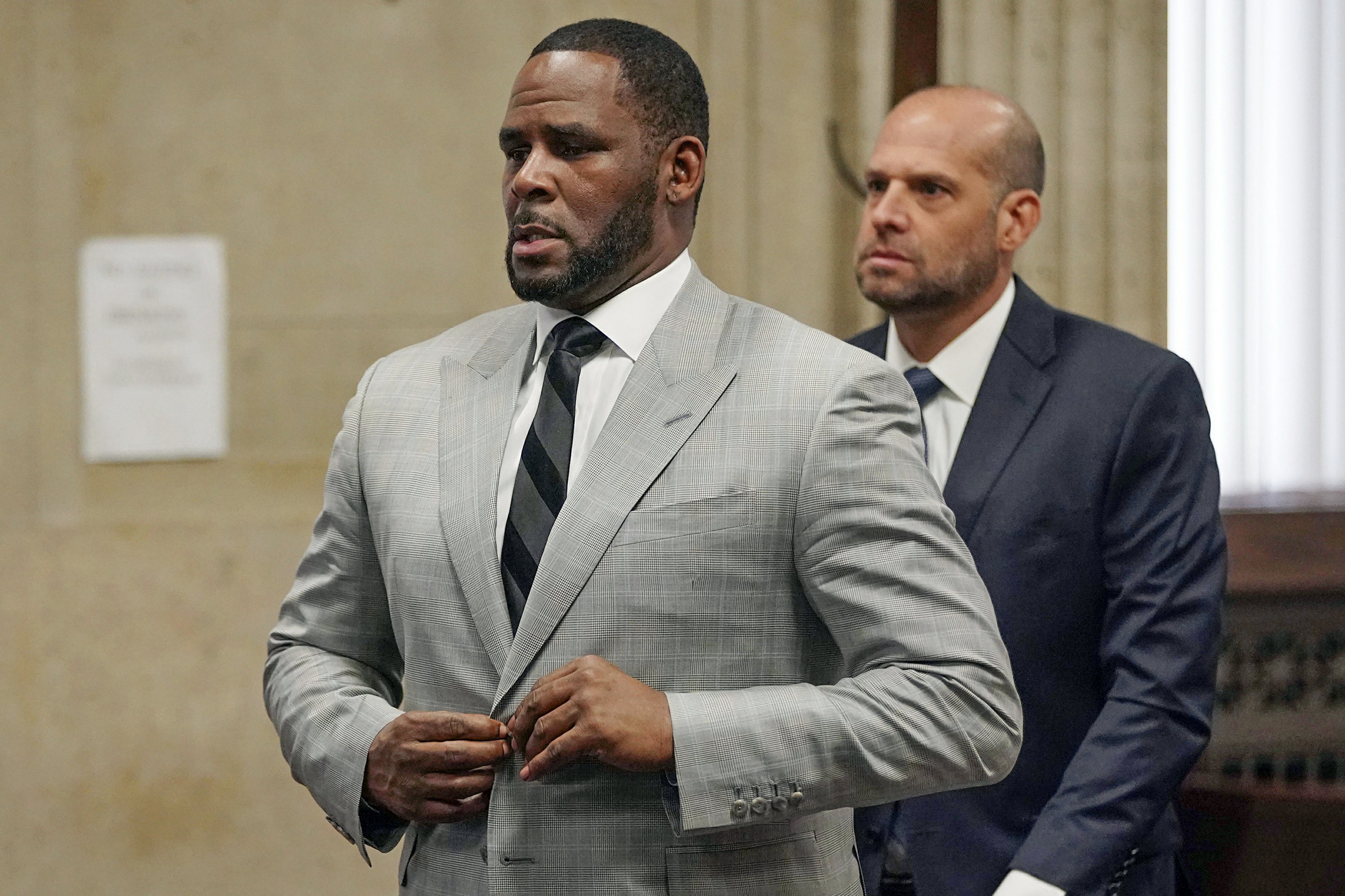 R Kelly Pleads Not Guilty Feds Say New Charges Planned