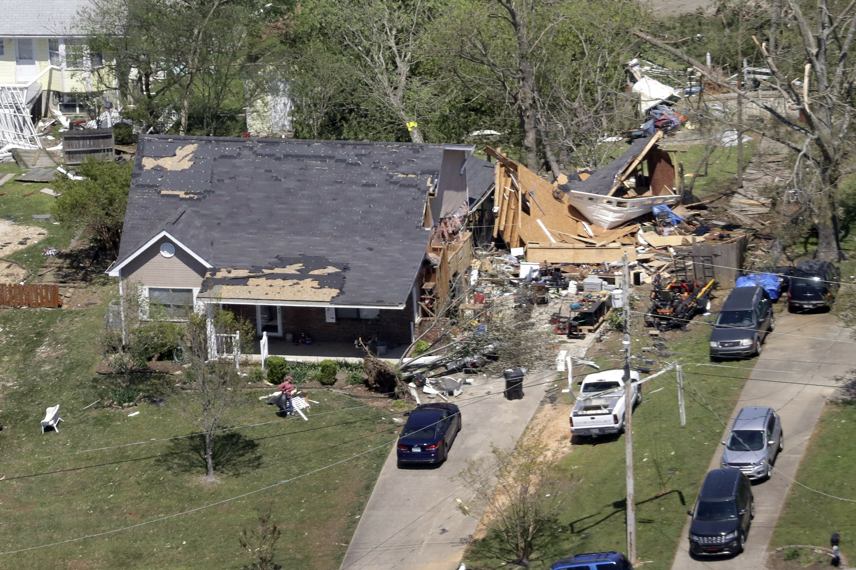 Tennessee gov tours 2nd round of tornado damage within weeks AP News