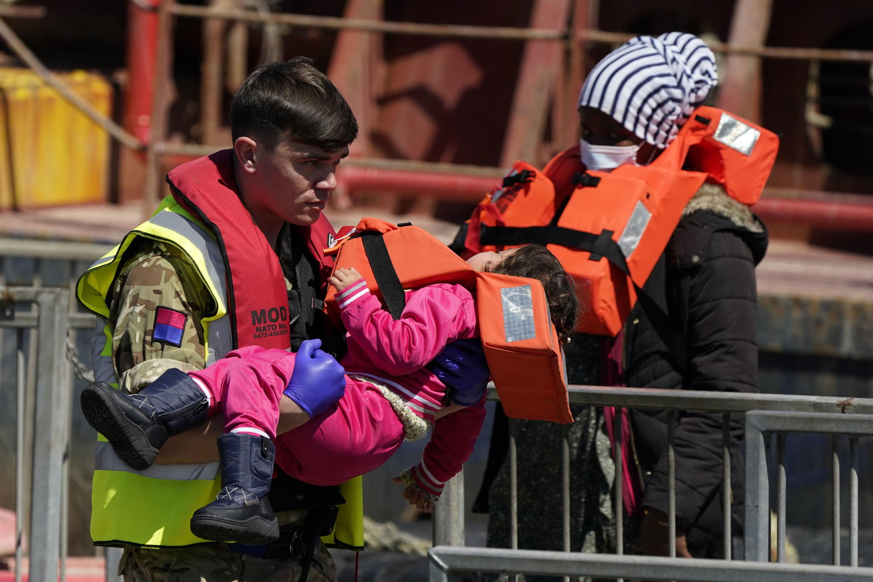 Spojené království zrušilo první let k deportaci žadatelů o azyl do Rwandy