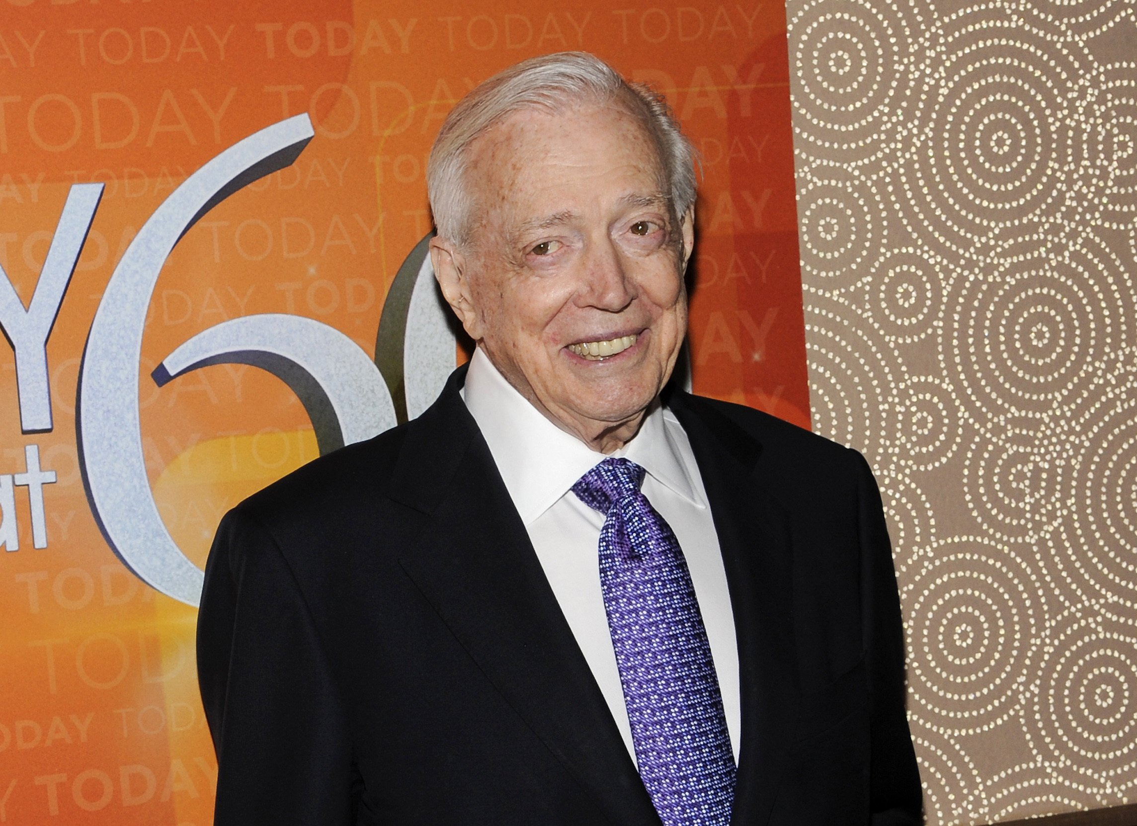 Hugh Downs, genial presence on TV news and game shows, dies | AP News