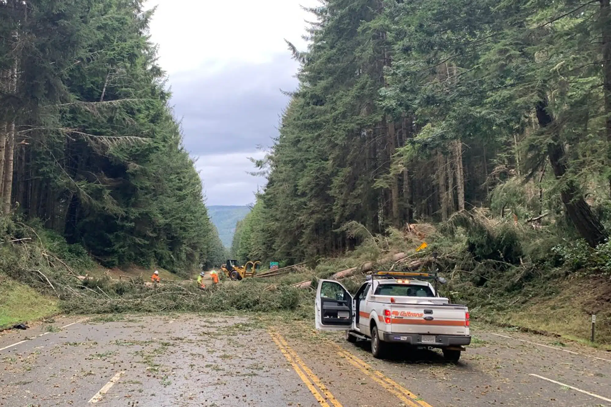 La Californie se prépare à la pluie, aux vents et aux inondations en cas d’urgence