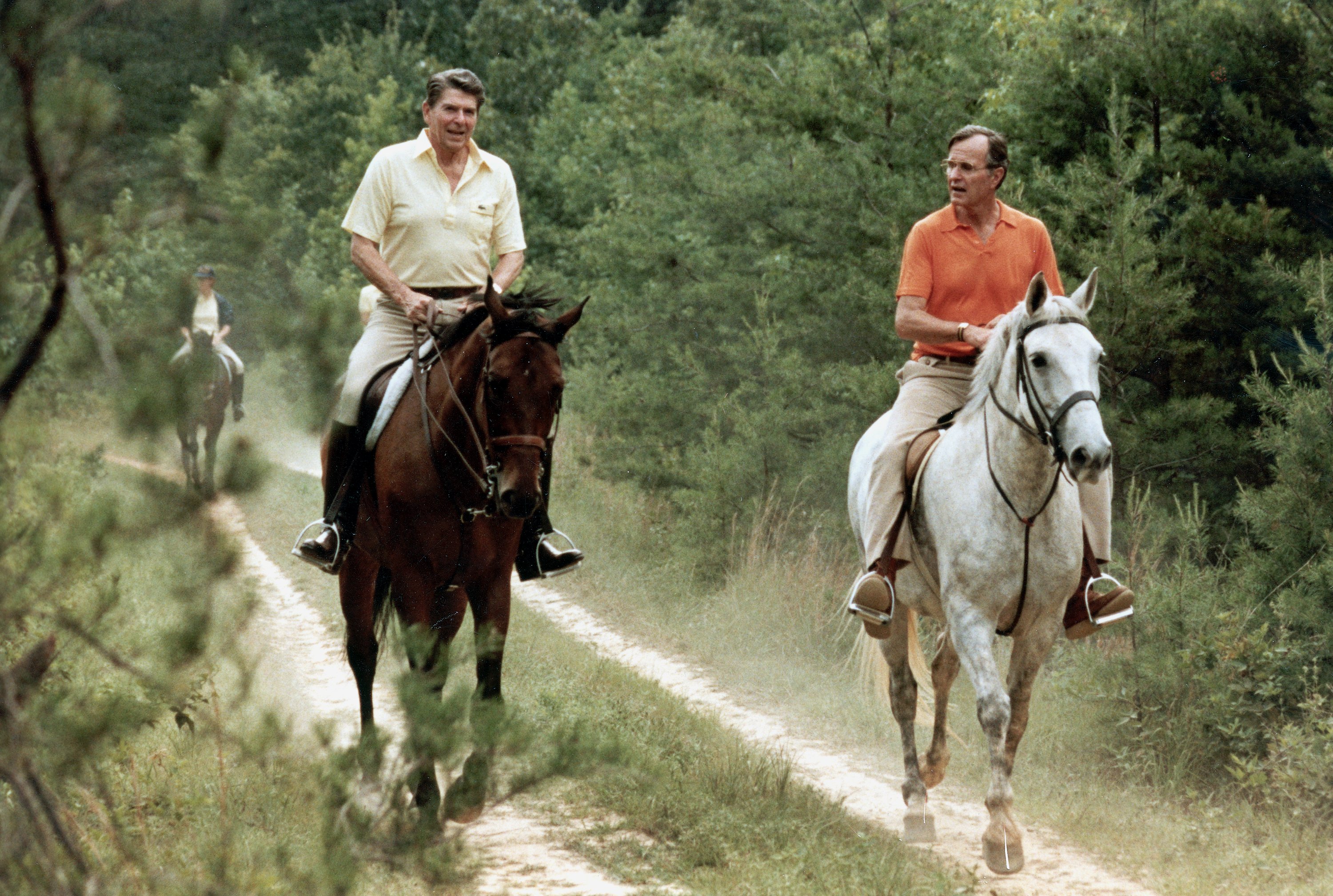 At Camp David’s retreat, Biden hangs out showing he’s got a game