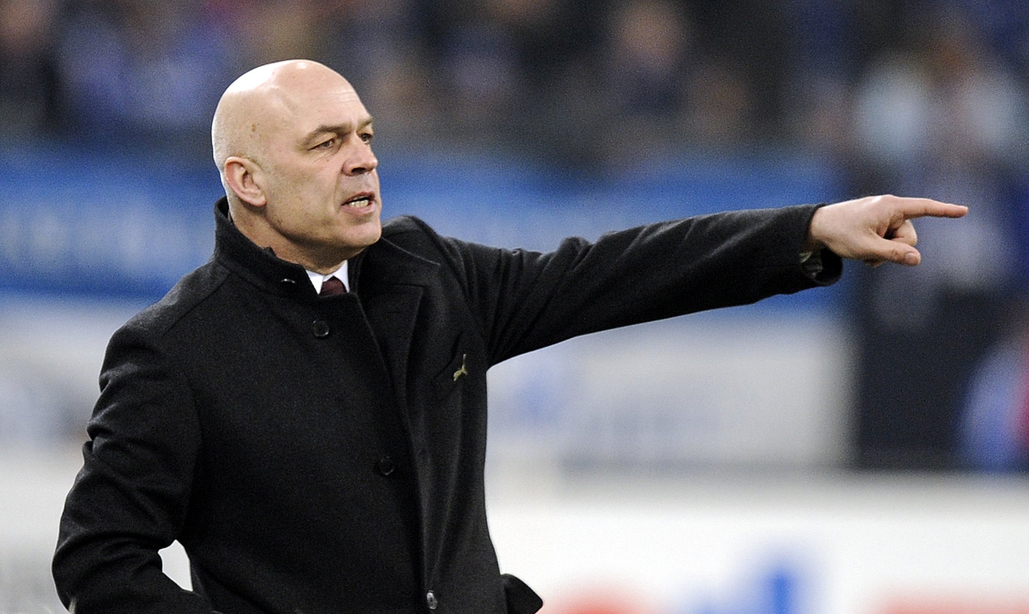 Christian Gross hired to end Schalke's 29-game winless run - Vimarsana News