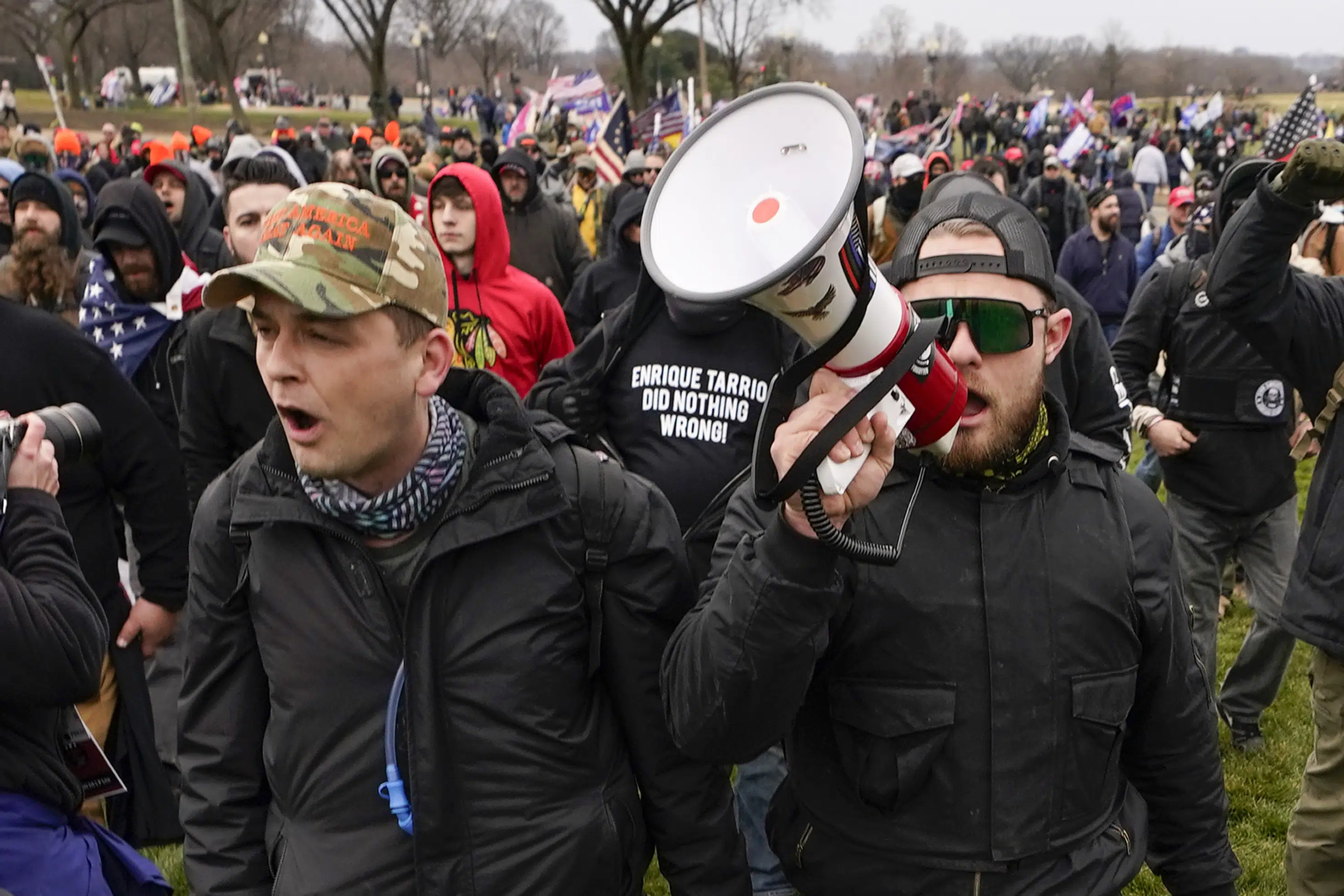 Acusado testifica que los Proud Boys no tenían «objetivo» el 6 de enero