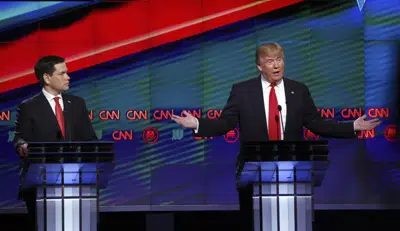 El empresario Donald Trump y el senador por Florida, Marco Rubio, durante un debate presidencial republicano en la Universidad de Miami, el 10 de marzo de 2016, en Coral Gables, Florida. (Foto AP/Wilfredo Lee, Archivo)