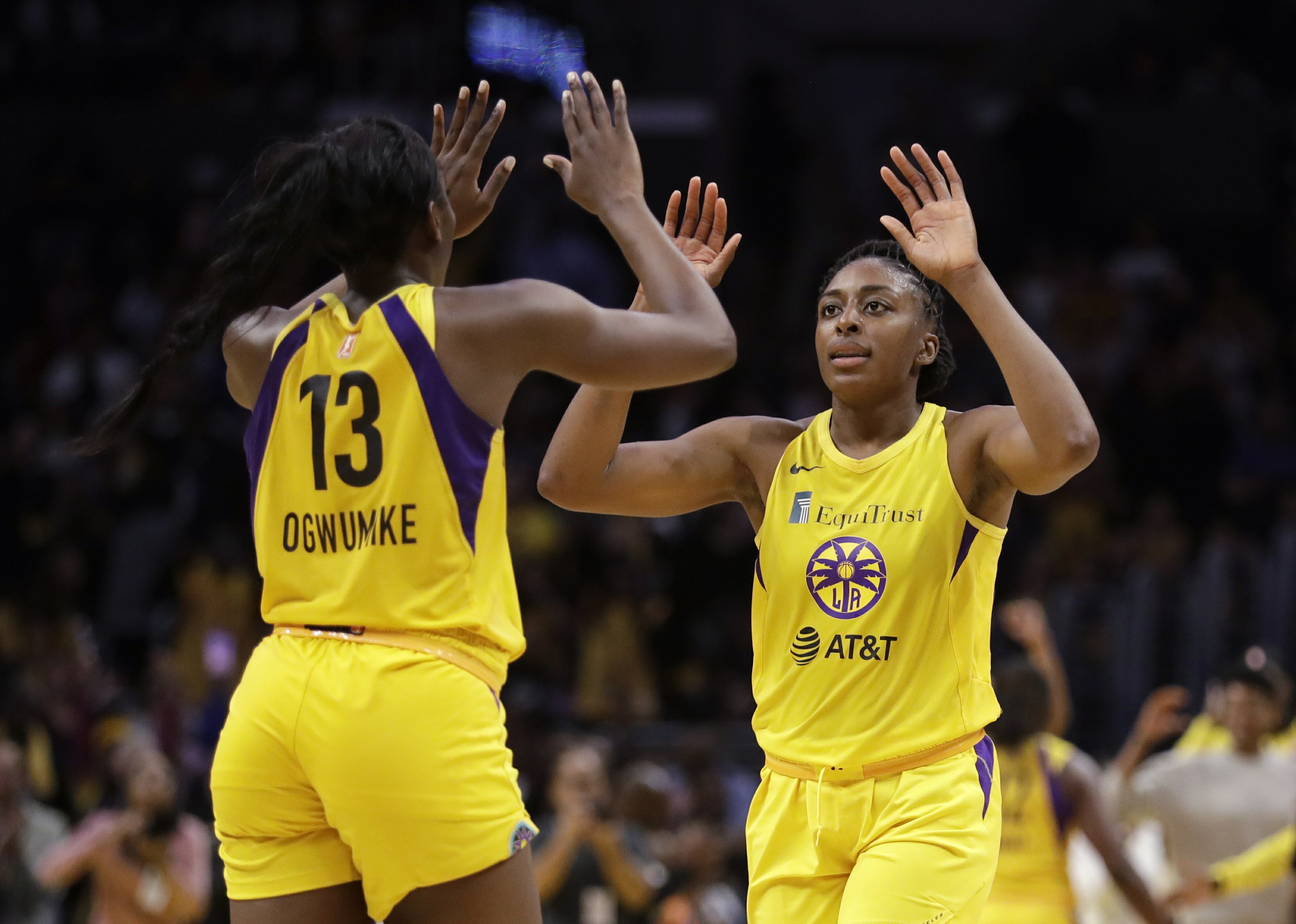 LOS ANGELES (AP) — Chiney Ogwumike scored 20 points on