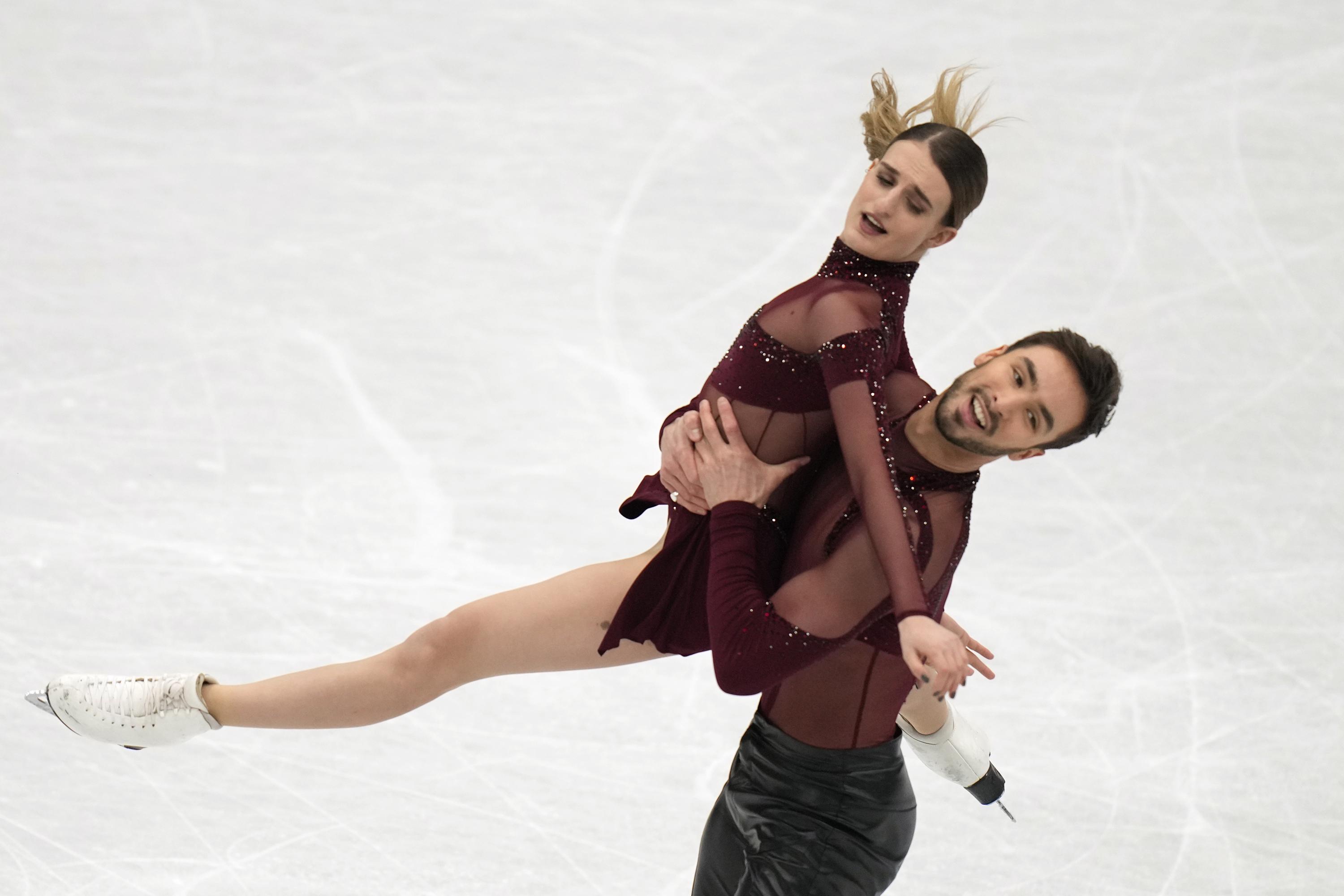 Papadakis et Cizeron battent le record mondial de danse rythmique