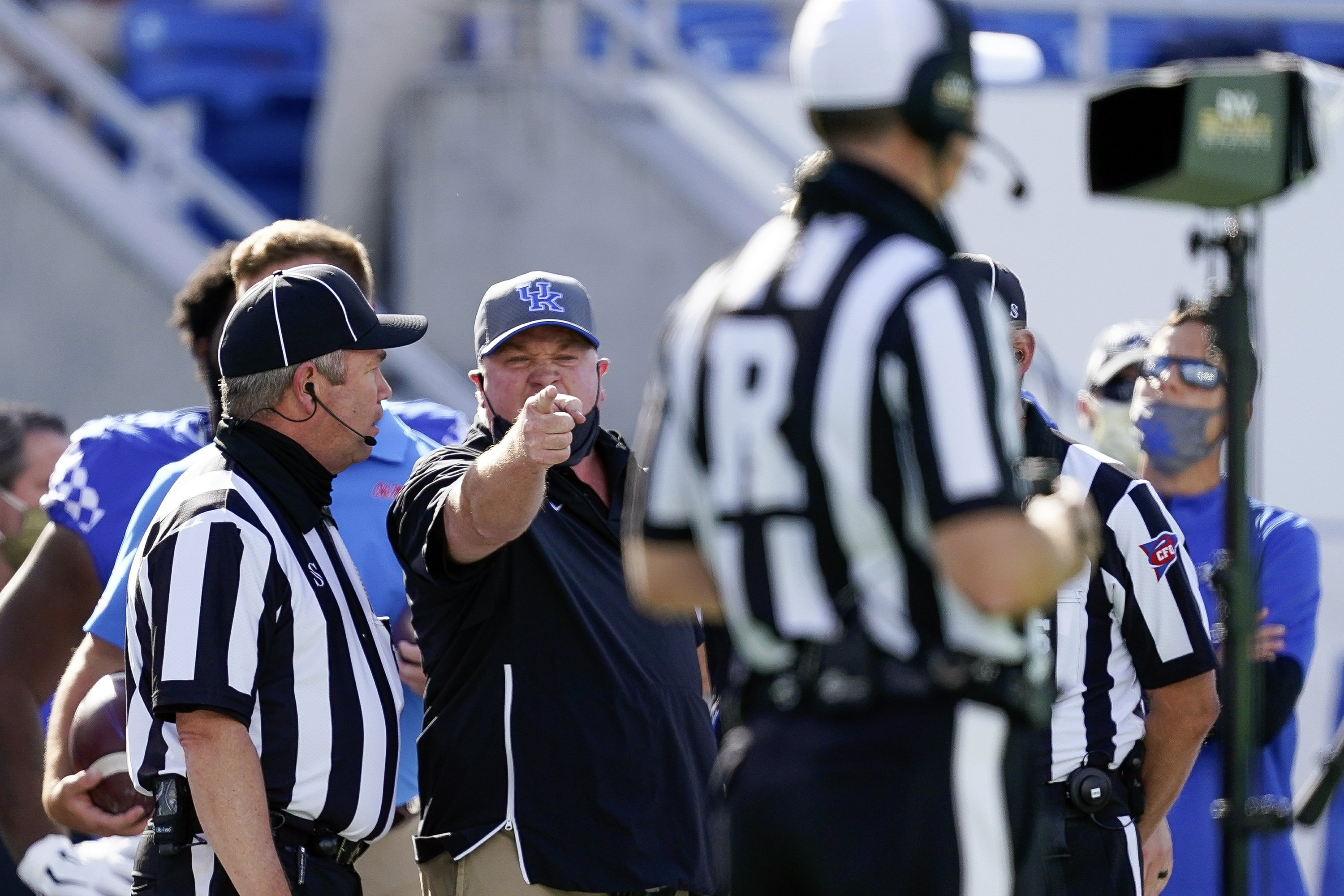 pandemic-makes-tough-job-even-tougher-for-football-officials