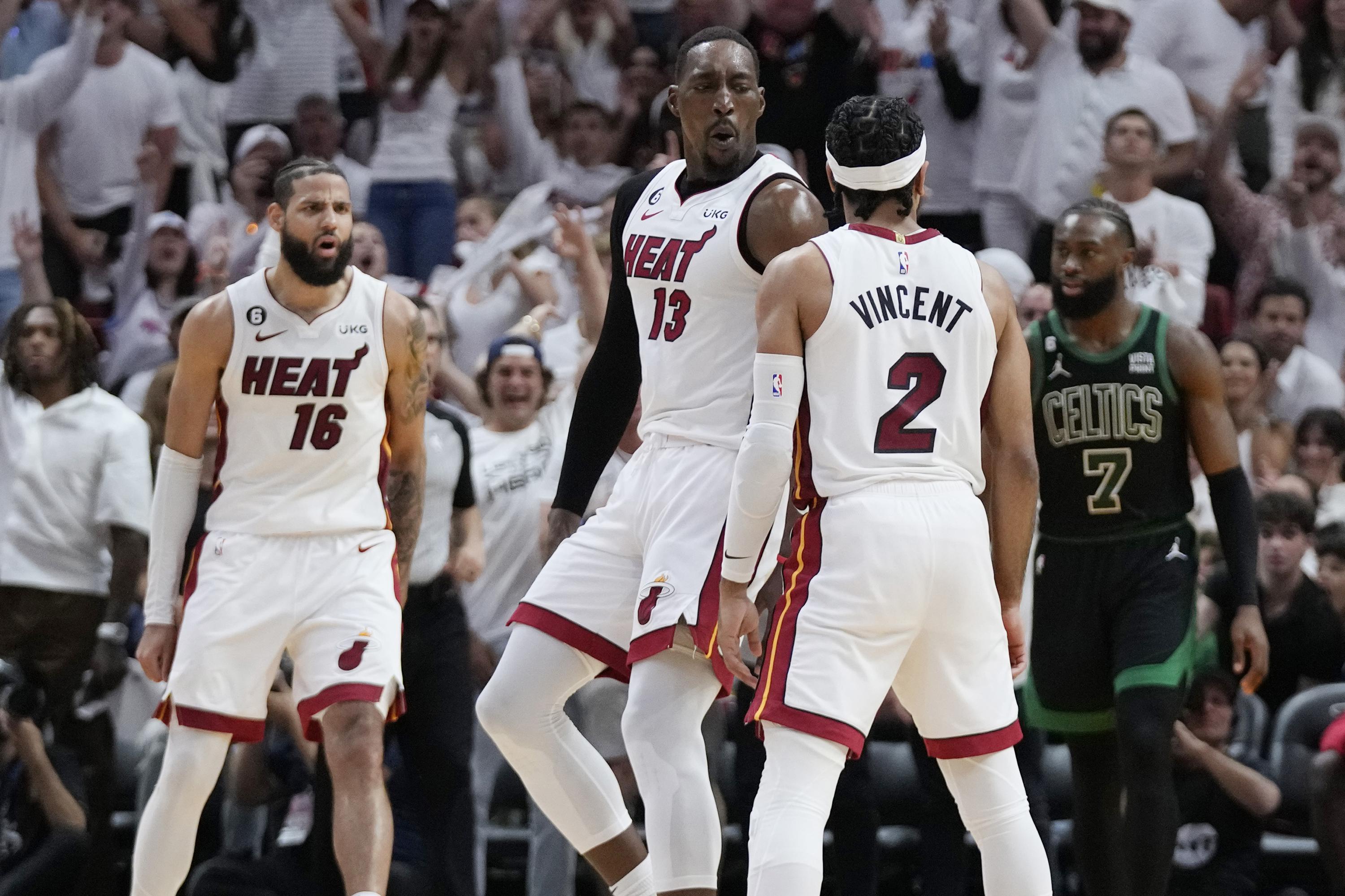 The Playoffs » Heat agenda voo para Denver antes do jogo 7 contra os Celtics